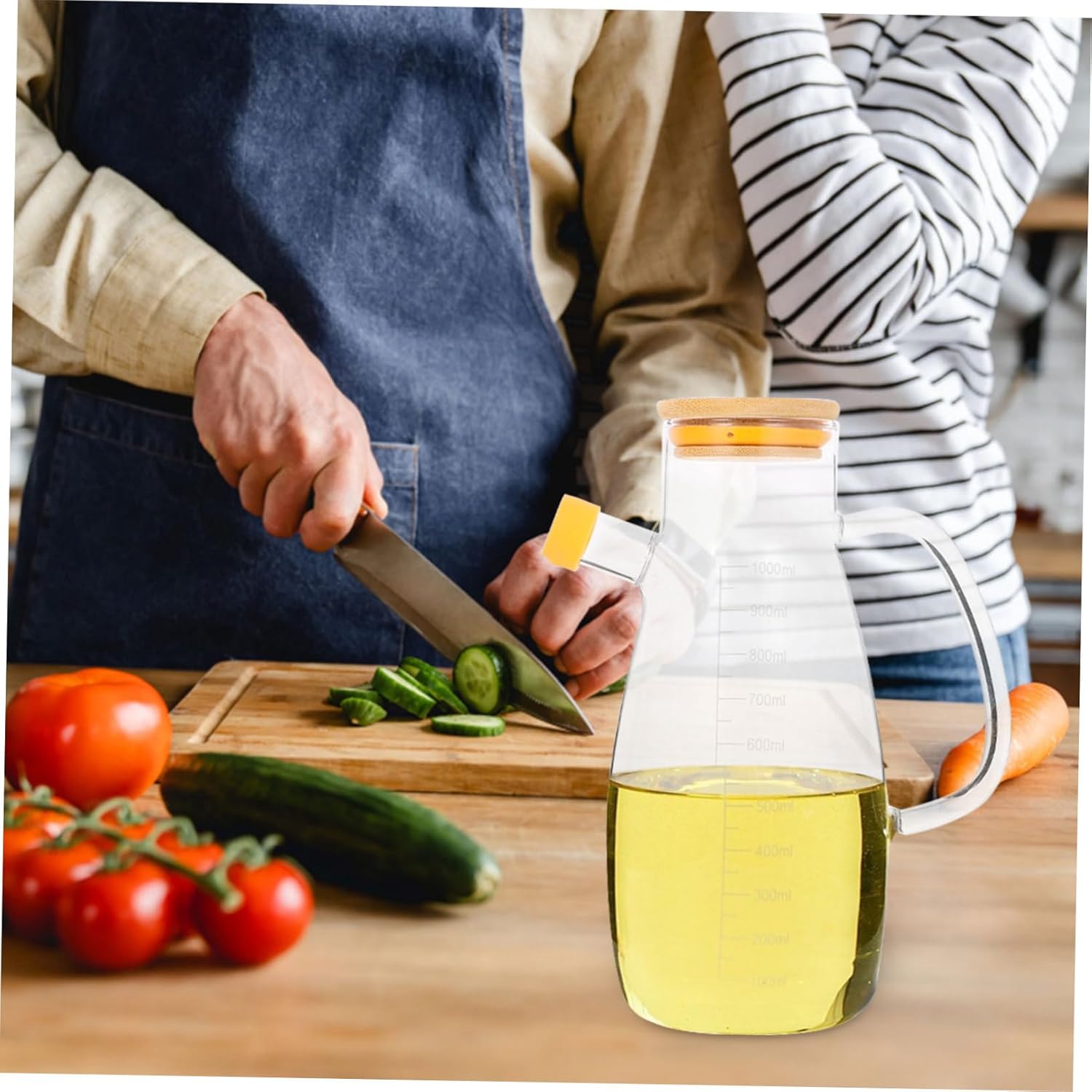 Unomor Capacity Oil Dispenser Bottle Glass Olive Oil Sprayer and Pourer Scale Easy to Use for Kitchens