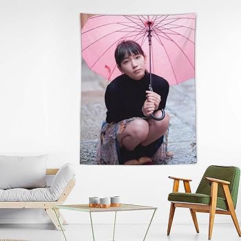 Amazon.co.jp: 女優の「吉岡里帆」写真 (33) タペストリー 印刷