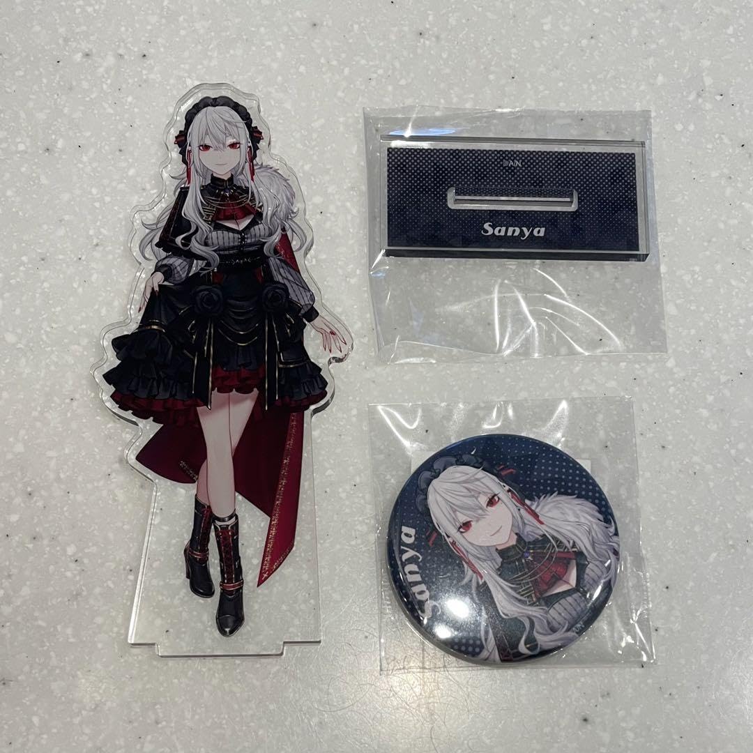 Amazon.co.jp: サーニャ 葛葉 アクリルスタンド 缶バッジ 6QZJ : おもちゃ