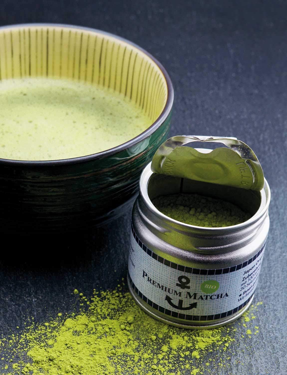 Matchatee Premium Bio aus Japan, Ceremonial Grade, Pestizidfrei, Matcha-Pulver extrafein in der 3x30 g Dose, mild intensive Grünteenote, geeignet für Matcha Latte, Smoothie, Zeremonielle Qualität