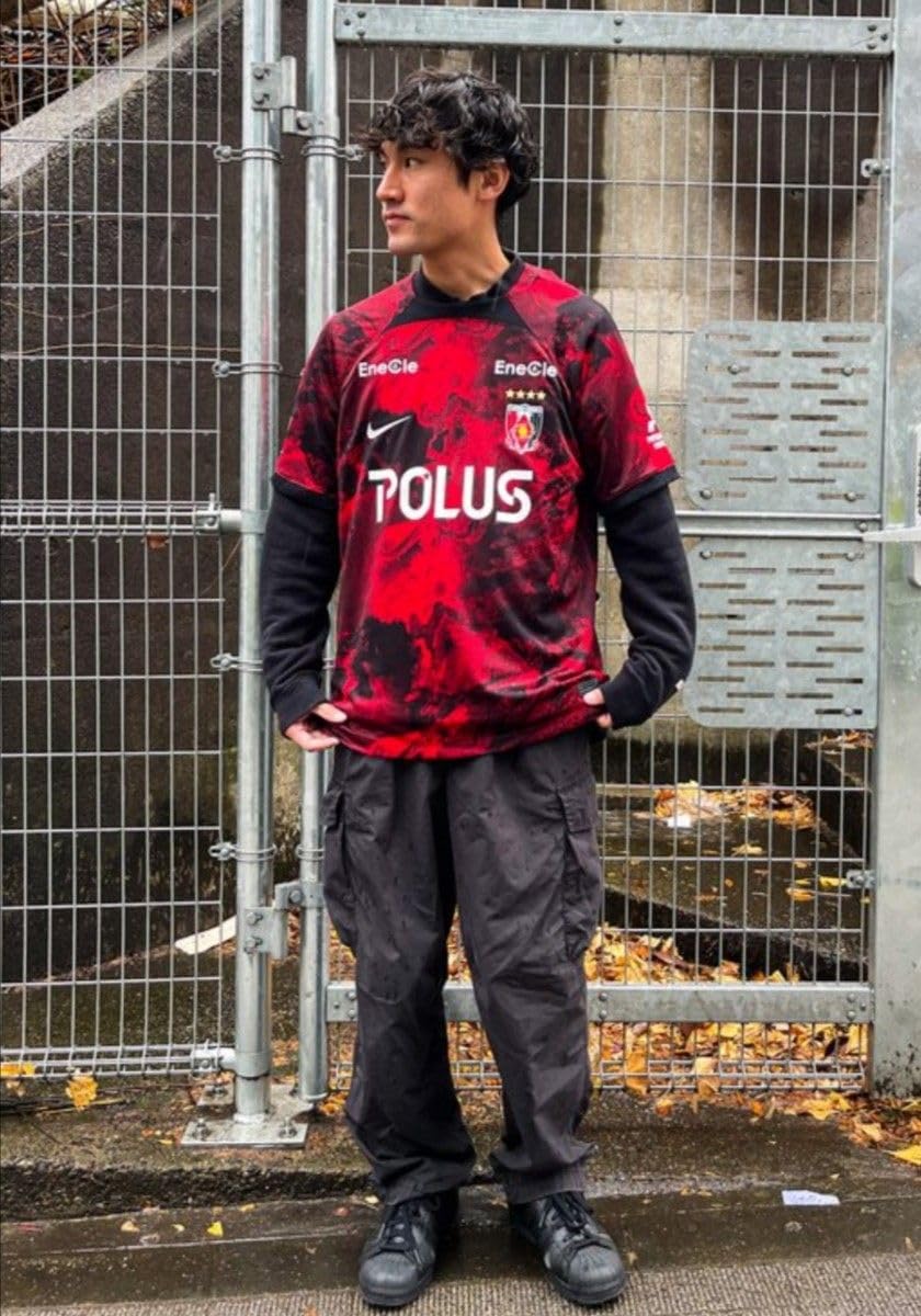 Amazon.co.jp: 浦和レッズ2024シーズンホームレプリカユニフォーム付き