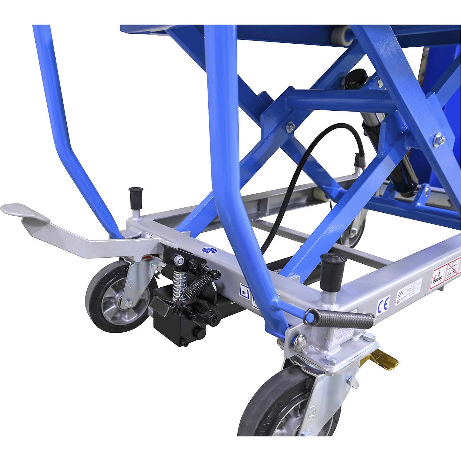 eurokraft pro | Scherenhubtischwagen | Tragfähigkeit 1000 kg, Hub manuell, Hubbereich 460 - 1070 mm, Elastikräder
