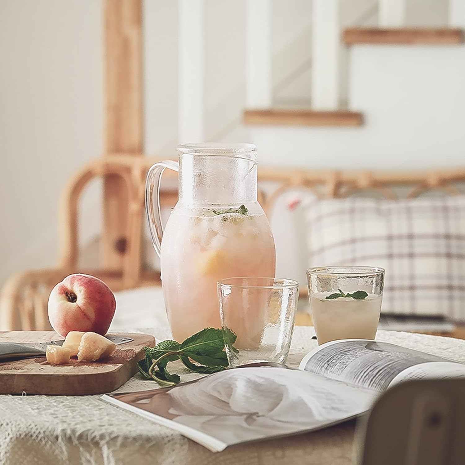 Wasserkaraffe 1,5-l-Wasserkrug, Kaltwasserflasche mit Verbrühschutzgriff, hochtemperaturbeständiger gehämmerter Krug, kalte Teekanne aus Glas für Kaffee/Saft Getränkespender