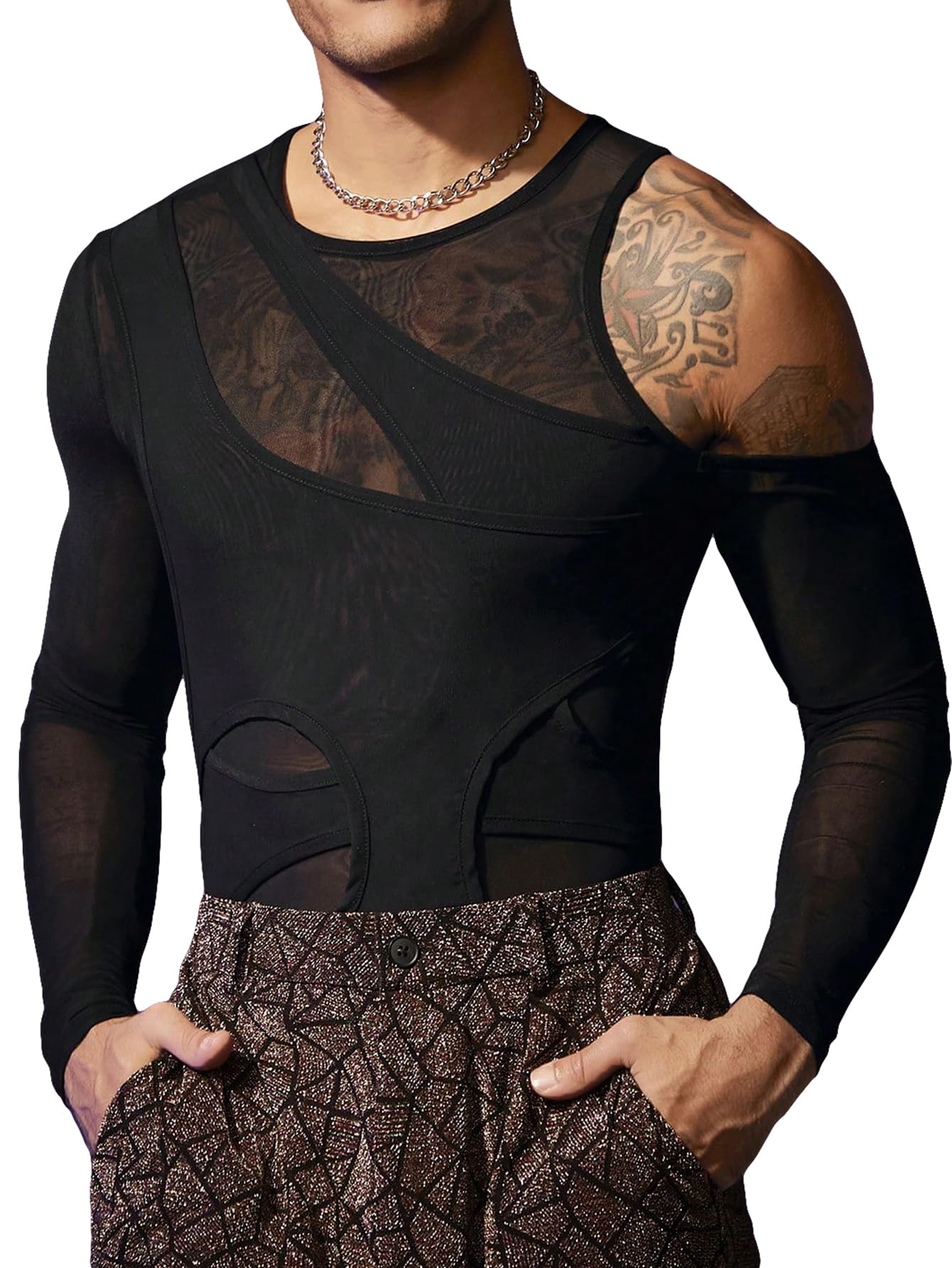 WDIRARA Men's cut out cold shoulder mesh solid round neck long