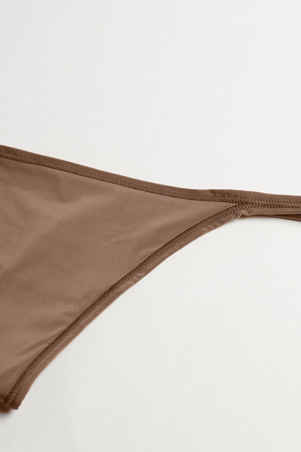 Intimissimi Woman's Thong with Ultralight Microfiber Straps - Image 5