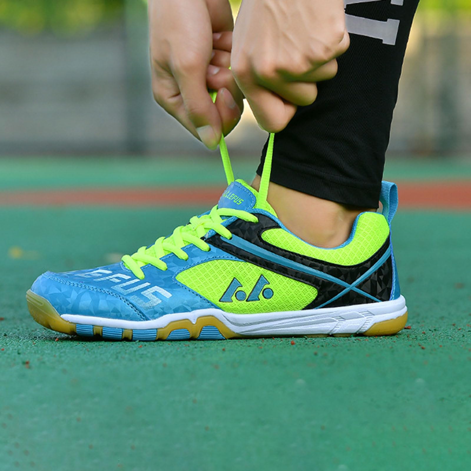 Chaussures de Badminton Tennis de Table,Chaussures de Badminton sans Couture,Chaussures de Squash,Anti-Slip,Légères,Hommes Femmes,pour La Courge De Racquiet,Fitness Training Mode
