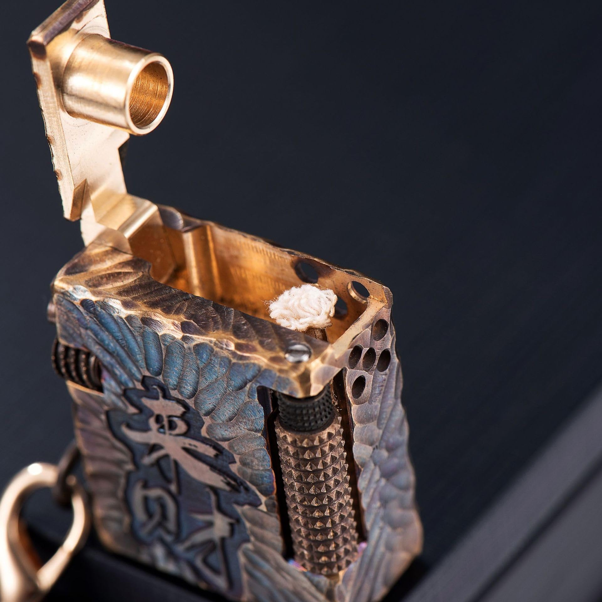 Mini briquet portable au kérosène, design sculpté en cuivre, cadeau réutilisable, caractéristiques de meulage, idéal pour les collectionneurs et une utilisation en extérieur, accessoire pratique et