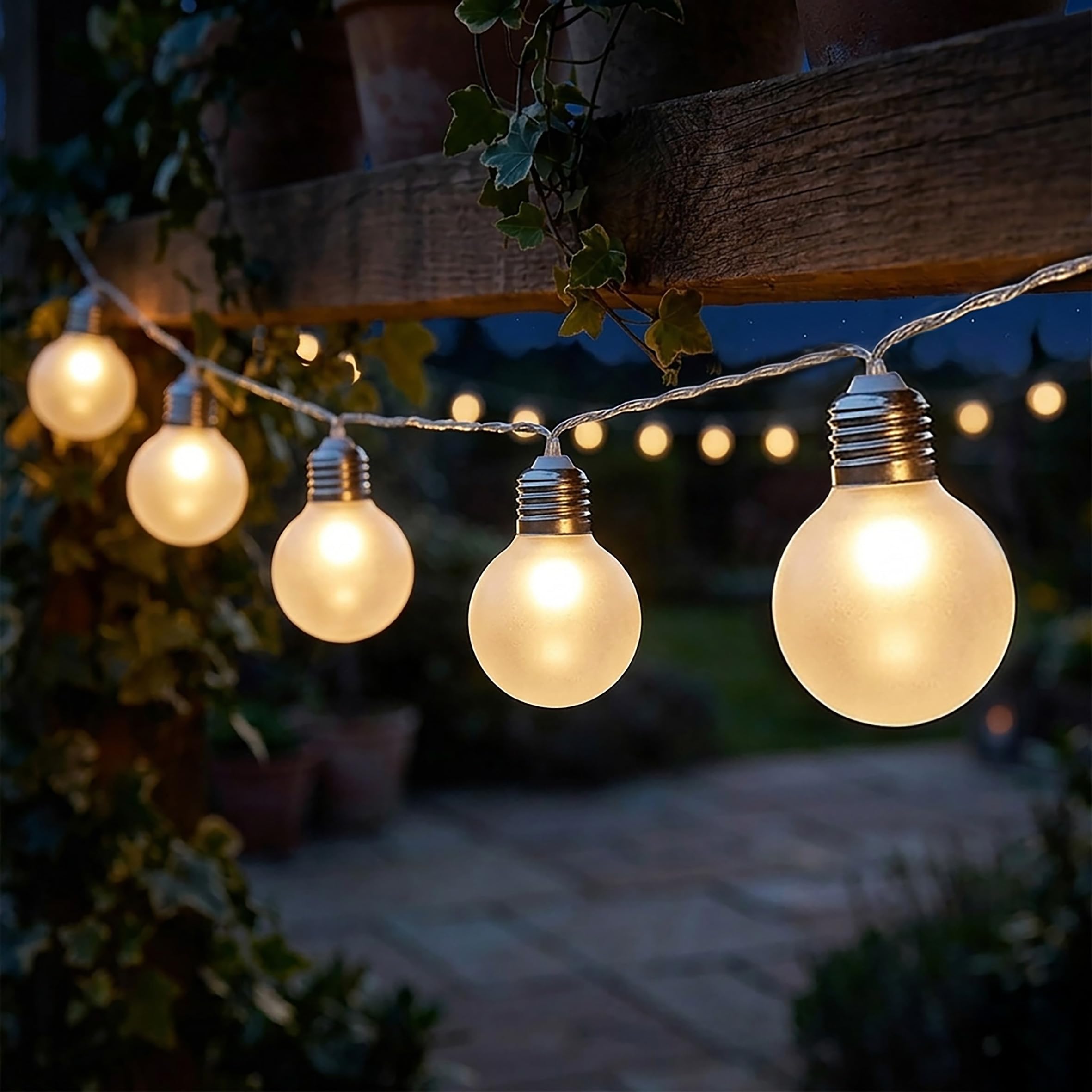 Spetebo Lichterkette 8 LED Glühbirnen – Batteriebetrieben, 110 cm, Transparentlampen, Warmweiß
