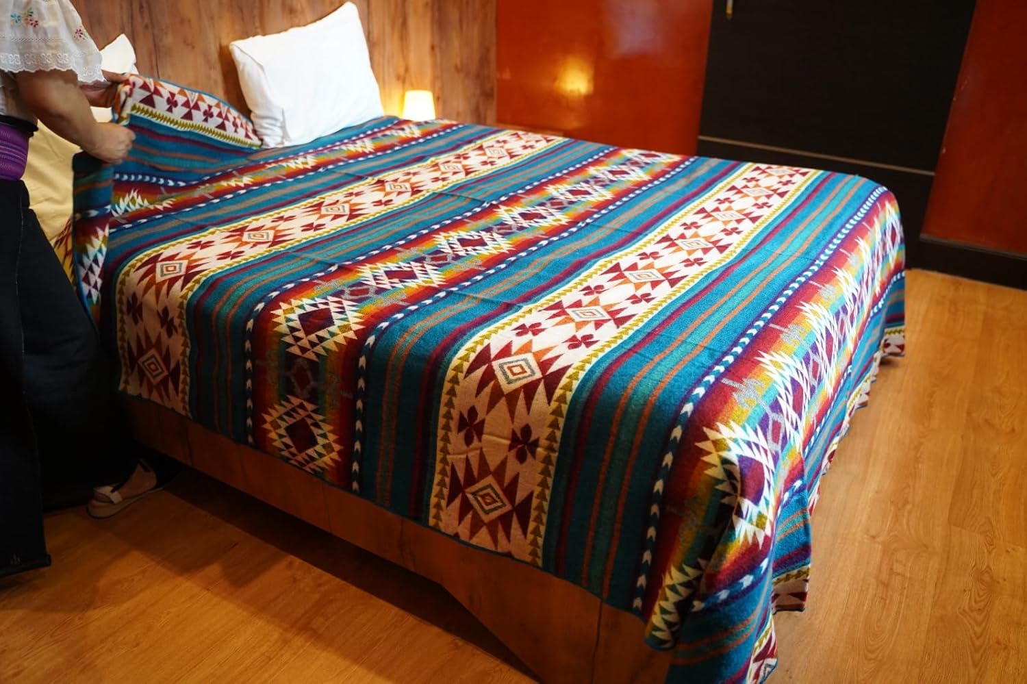 Alpaca Wool Blanket, Queen Size 94 x 78, Reversible 2 in 1, Thick and Ultra Soft, Hypoallergenic, Non-Itchy, Handmade in Ecuador. Premium Alpaca Wool Thtow Blanket for Cozy Comfort.(Turquoise) - Image 5