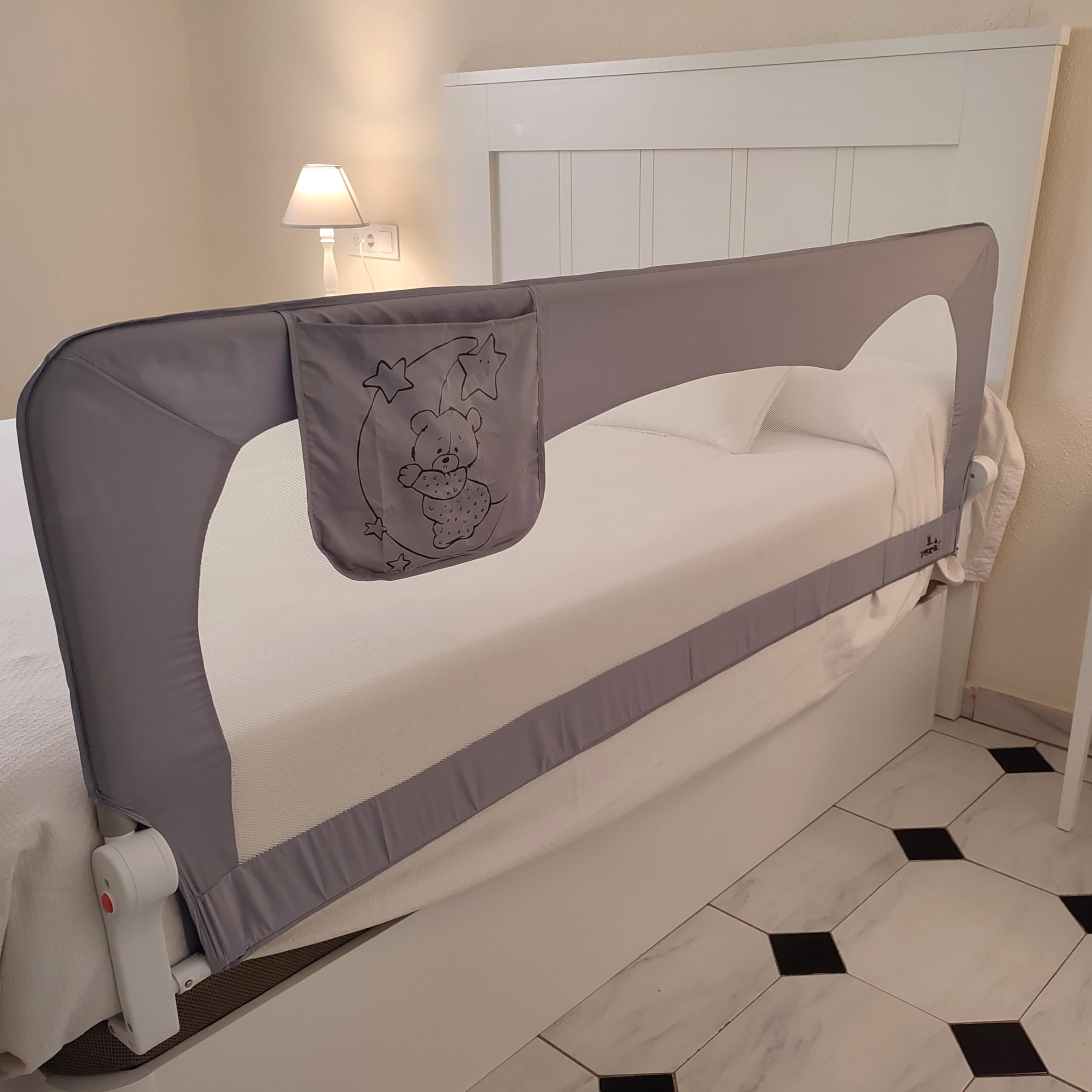 Barrera Seguridad Niños Cama 180 x 66 cm con Bolsillo - Seguridad y Comodidad, Alta y Robusta - Barrera Cama Niños Abatible - Barandilla Cama Niño Modelo Osito y Luna Gris