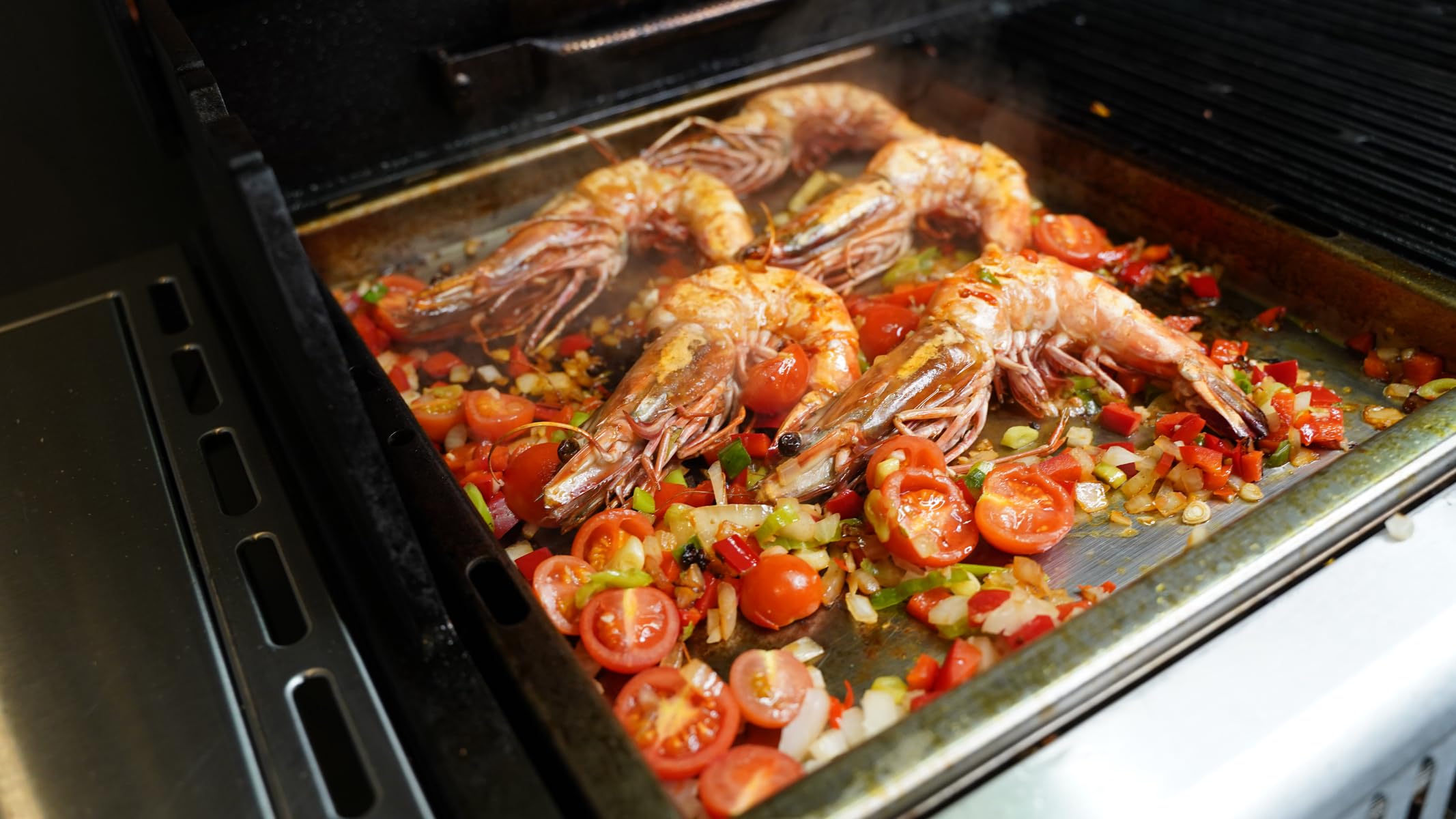 SANTOS einsetzbare Grillpfanne/Einsatzpfanne - Edelstahl Plancha - 30,8x38,3x4cm - Broil King Signet 320/340/390 - Paella, Bratkartoffeln, Reibekuchen