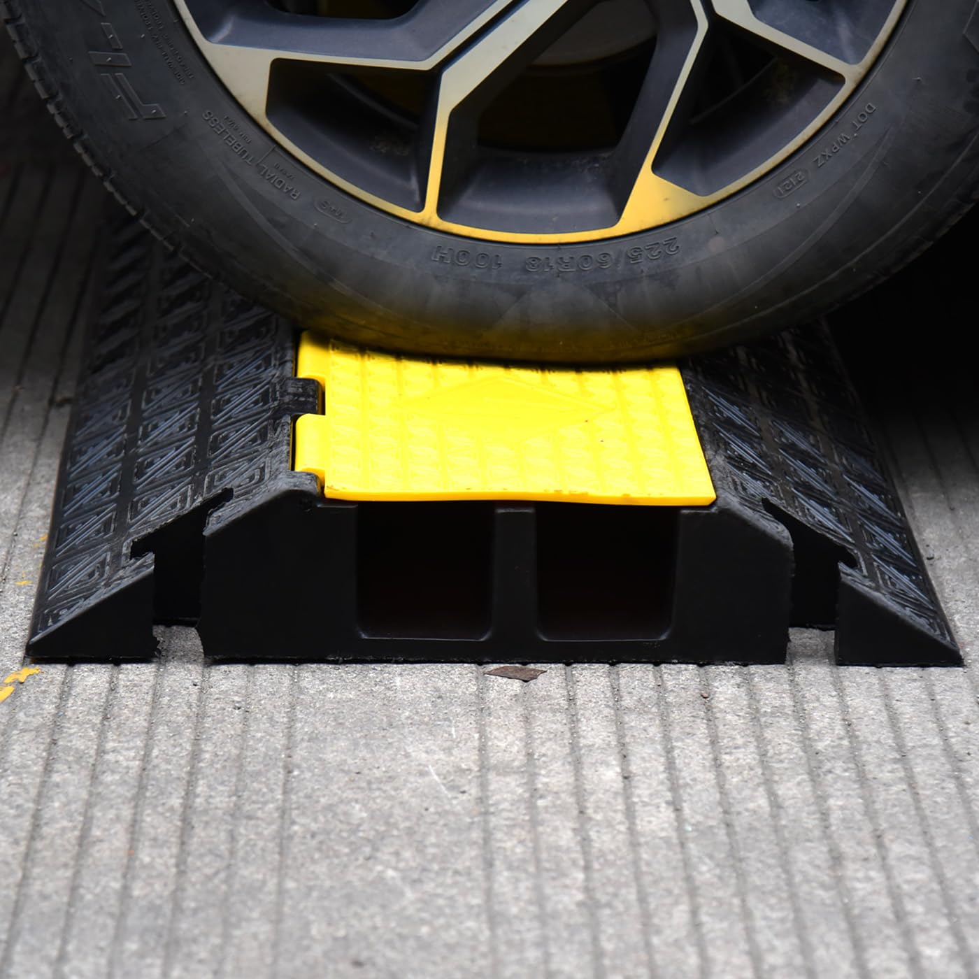 Tappetino protettivo per cavi a 2 canali, grande, 90 x 56 x 10 cm, protezione da attraversamento per cavi, ponte cavi, ponte per cavi esterno, per cavi 5T, pavimento in gomma per parcheggio (2