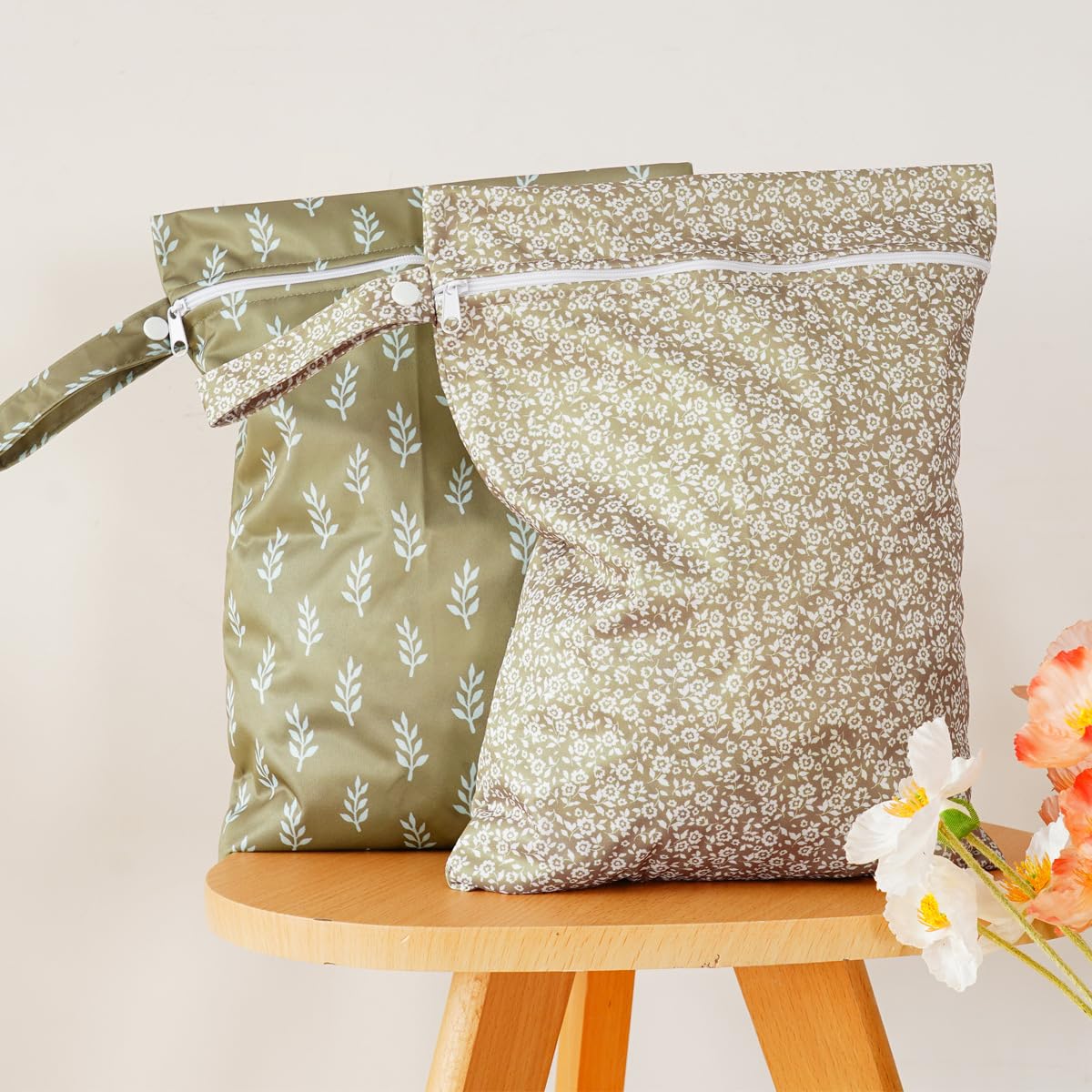 Treer Wet Bags 2 PCS for Cloth Diaper Nappy Baby Wet Dry Bag Large Waterproof Reusable Portable Baby Items Organiser Bag Zipper Diaper Bag for Swimming Travel Beach Pool (Green Floral,26x36cm)