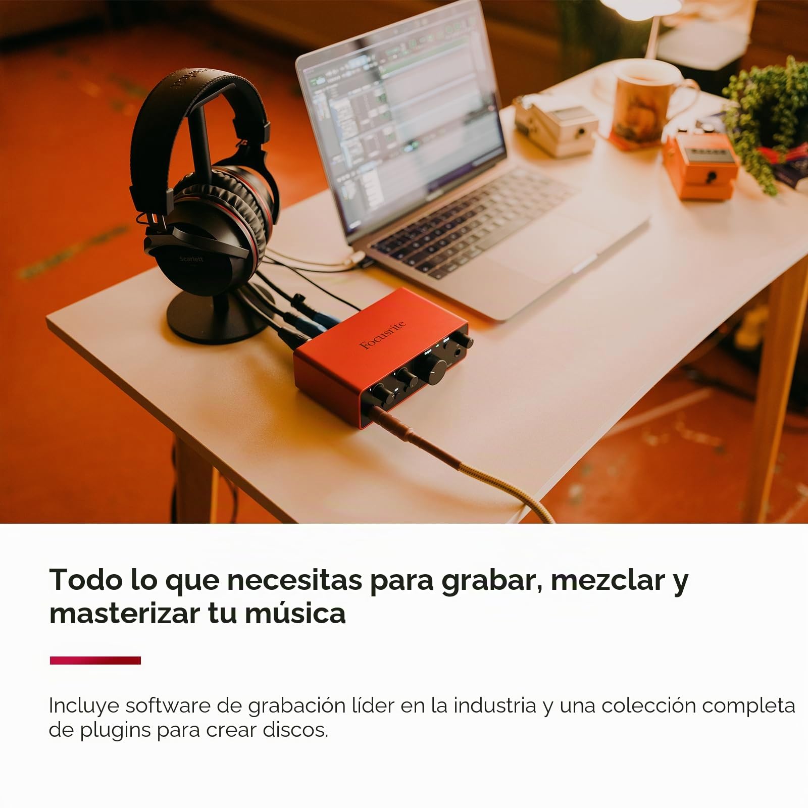 Focusrite Scarlett Solo 4.ª gen. interfaz de audio USB para guitarristas & Audio-Technica AT2020 Micrófono de condensador cardioide (conexión XLR) para voz en off, podcasting