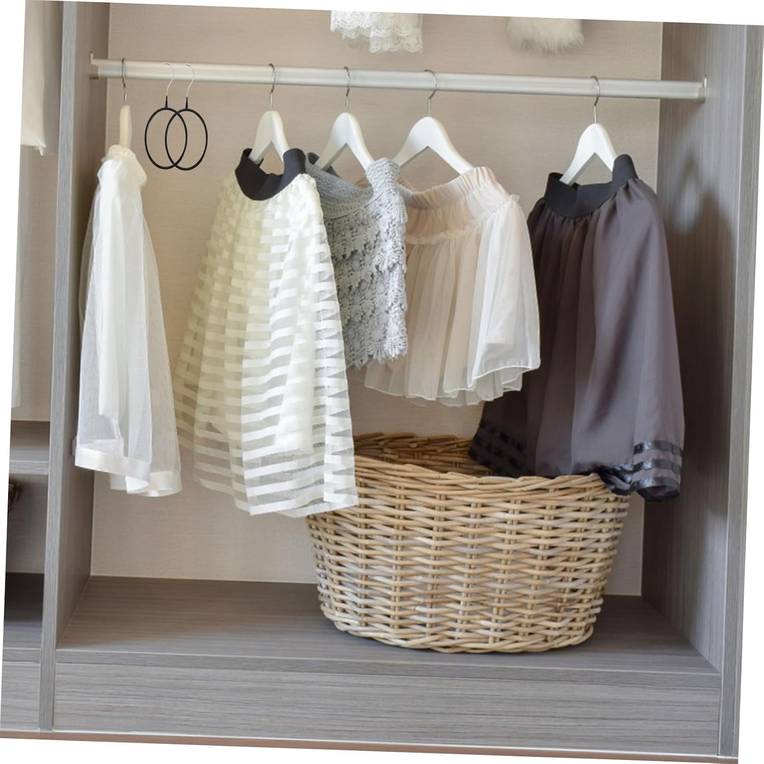 8pcs Black Metal Scarf Hanger Round Rings Tie Belt Organizer Closet Storage Rack for Home Wardrobe Accessories