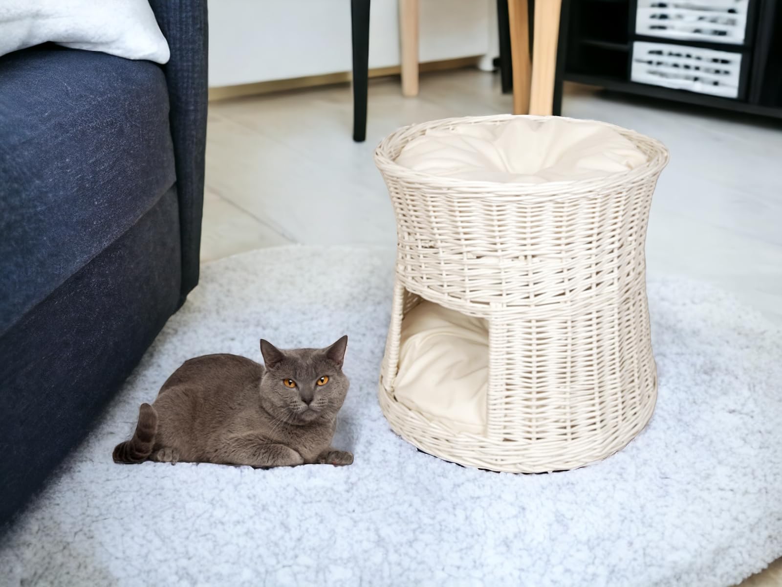 Katzenkorb zum Schlafen – Katzenhütte Indoor – Größe: 50 cm rund – Katzenhöhle aus Weide – Zweistöckiges Katzen oder Hundebett in Weiß – Kissen Ecru