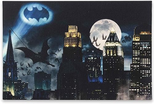 Open Road Brands DC Comics - Lienzo decorativo de pared con diseño de señal de murciélago sobre la ciudad de Gotham, arte de pared vintage de Batman