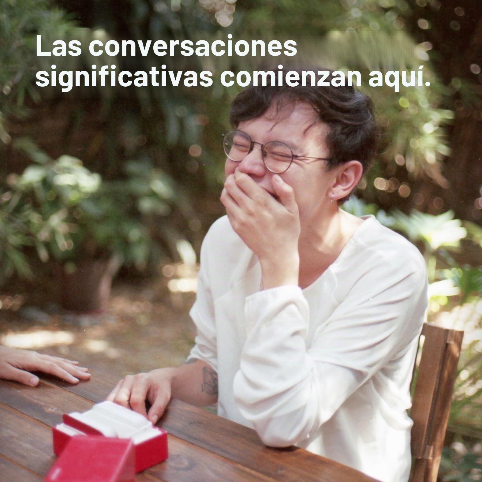 WE'RE NOT REALLY STRANGERS - Juego de cartas, 150 cartas de conversación para adultos, adolescentes, parejas y desconocidos, divertida fiesta familiar y rompehielos para noche de juegos o cita