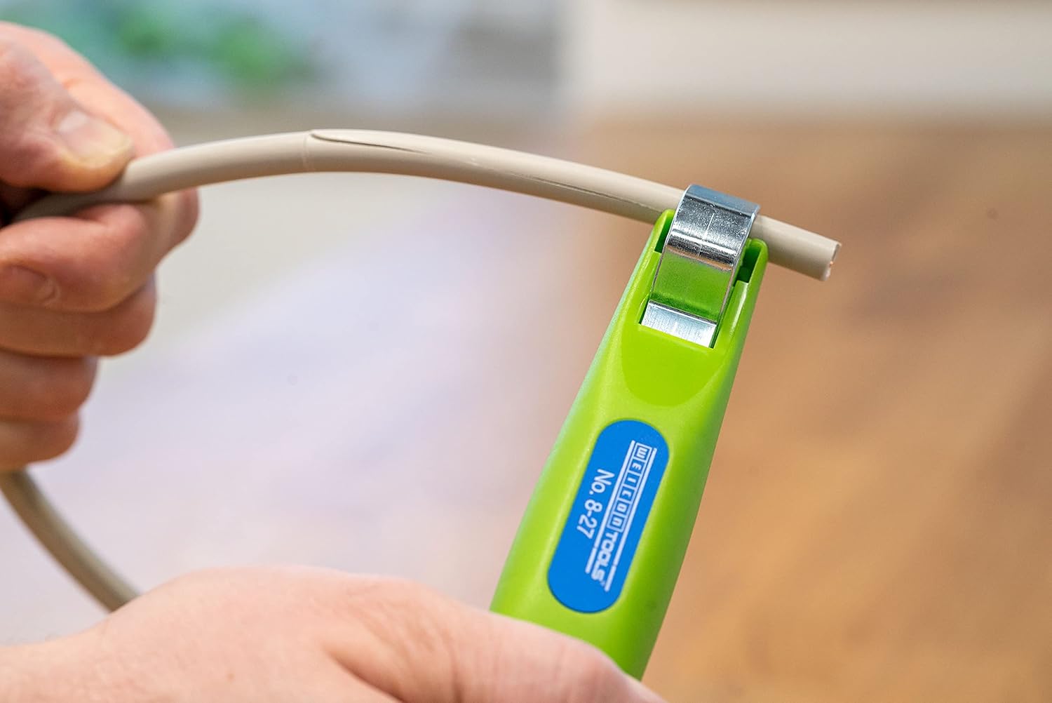 WEICON TOOLS Cable Knife No. 8-27 Green Line*, working range from 8-28 mm Ø, made from renewable raw materials