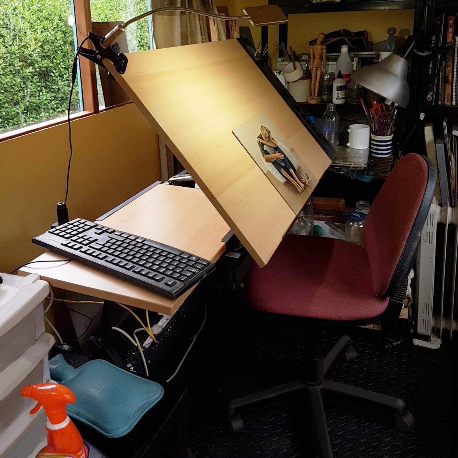 Yaheetech Schreibtisch Zeichentisch zum Malen Neigungsverstellbar Architektentisch mit Schubladen und Hocker Arbeitstisch für Office und Home