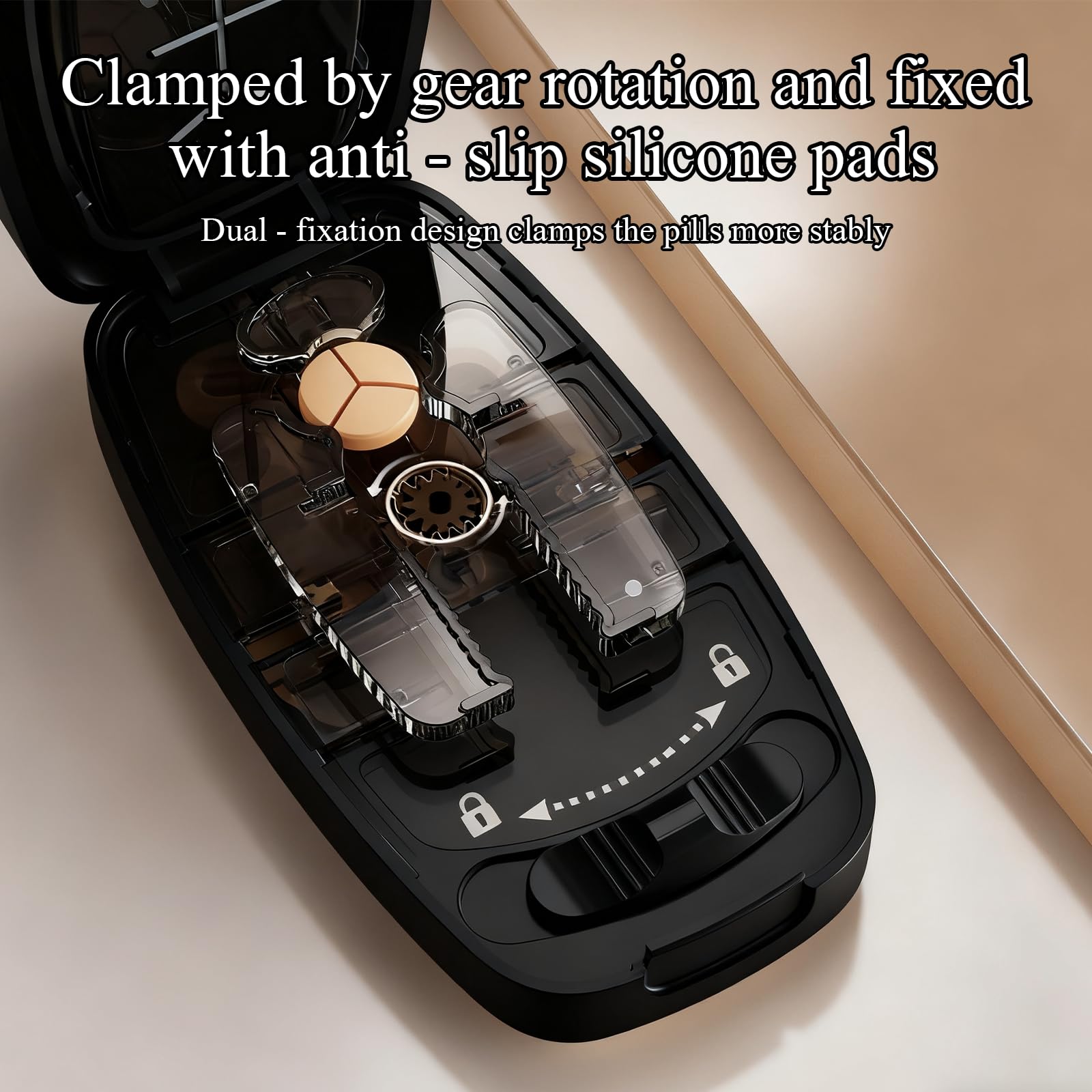 Coupe Combiné, Portable Coupe Medicaments Peut Diviser les Comprimés 1 en 2, 1 en 3, 1 en 4 pour les Voyages et la Maison (Noir)