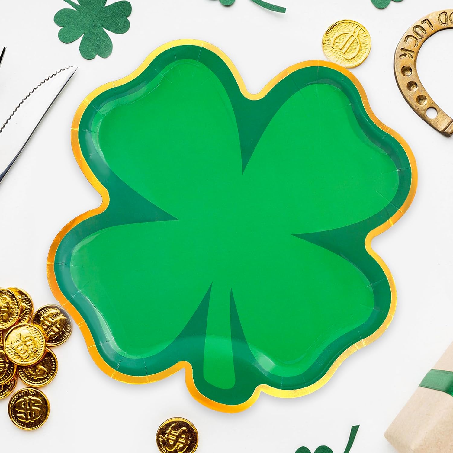 AnyDesign St. Patrick's Day Paper Plates Shamrock Shape Gold Foil Edged Dinner Plate Lucky Clover Disposable Plates for Irish Party Table Decor Supplies, 40 Pcs