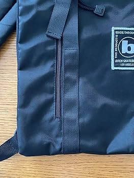 OLD BITCH SKATE BOARDS ヘルメットバッグ メタルフック OLD BITCH SKATE BOARDS ヘルメットバッグ メタルフック OLD