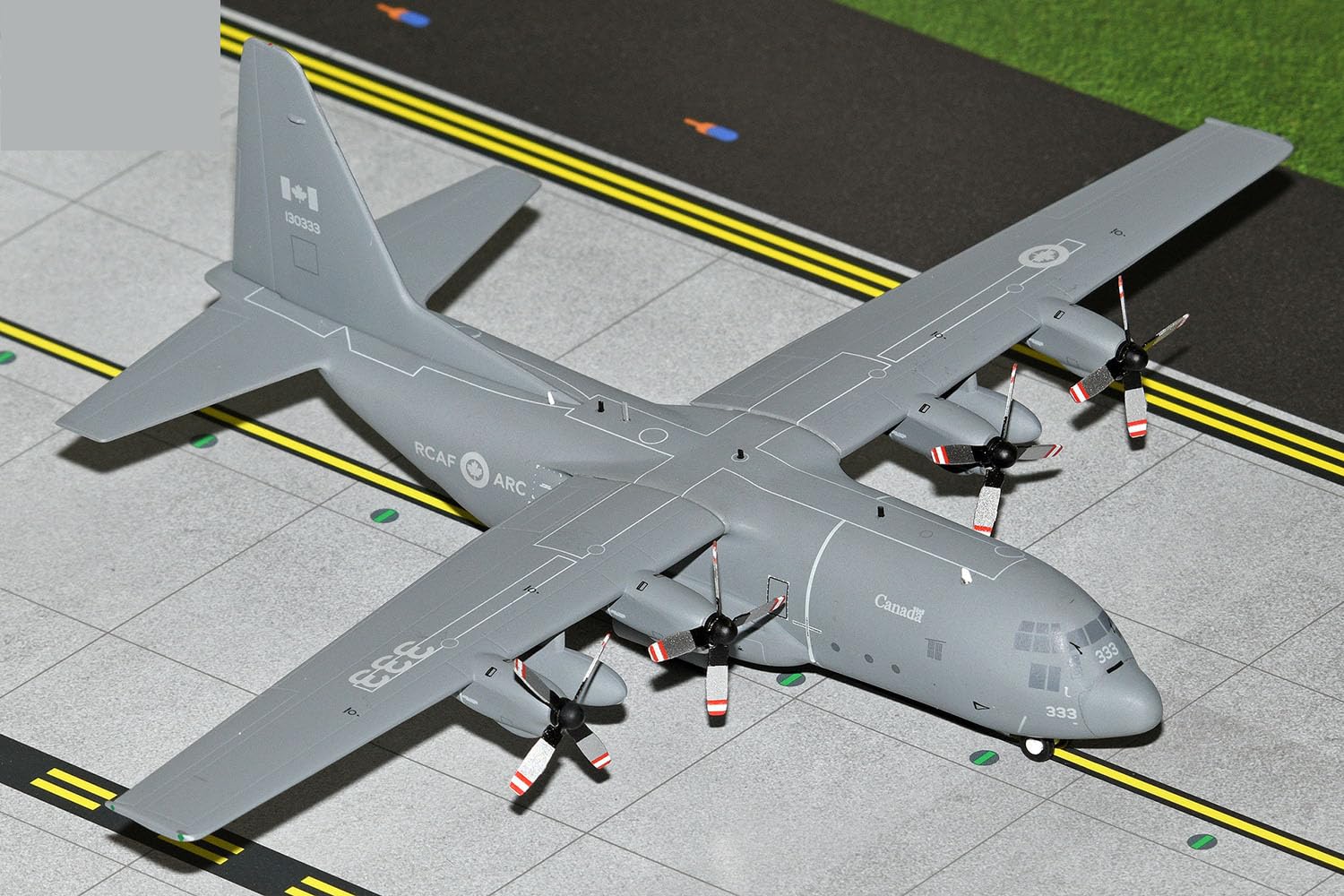 Amazon.co.jp: GeminiJets ロッキード C-130H ヘラクレス 輸送機
