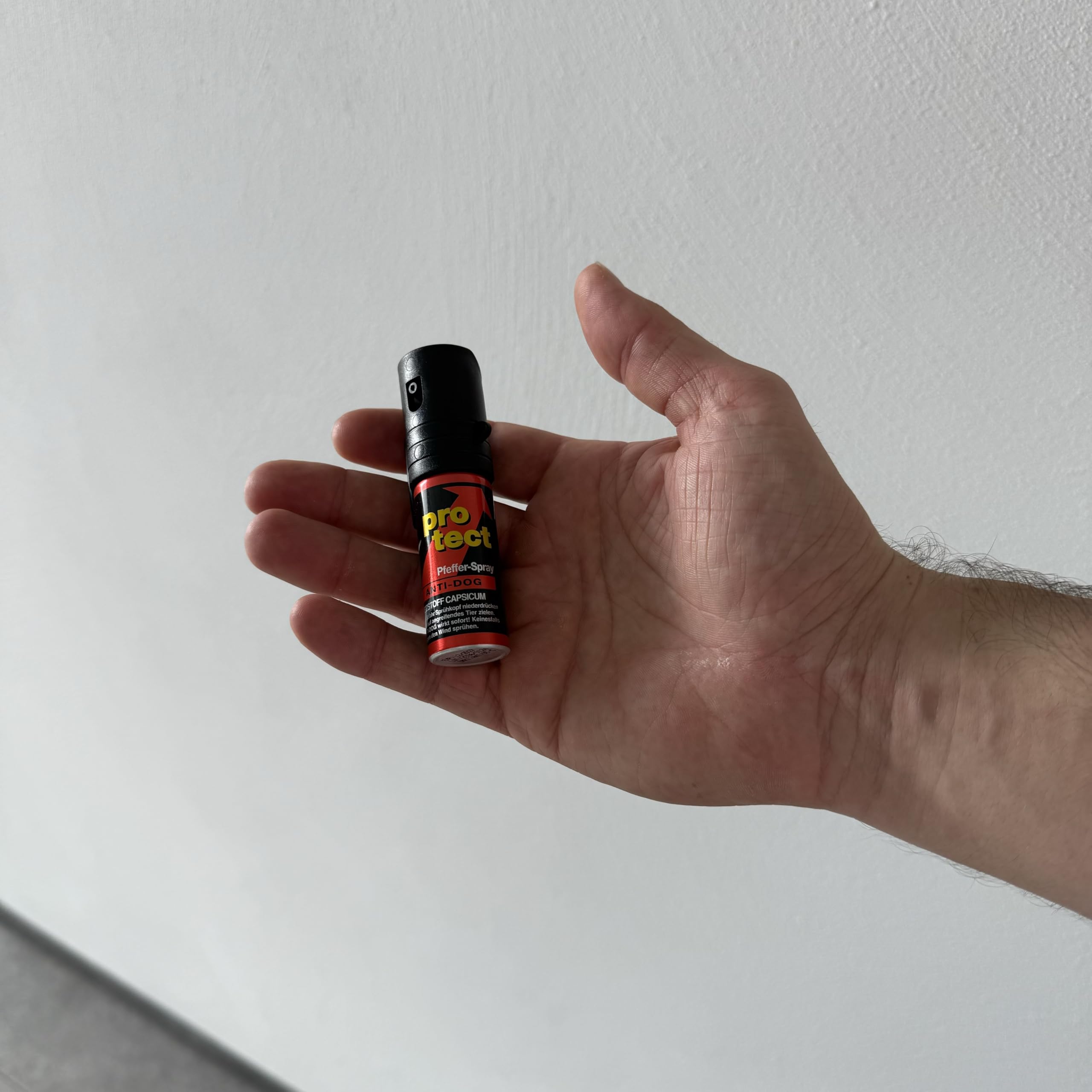Pfefferspray 15ml Protect Anti-Dog Breitstrahl mit Armband Halterung Holster für Pfefferspray
