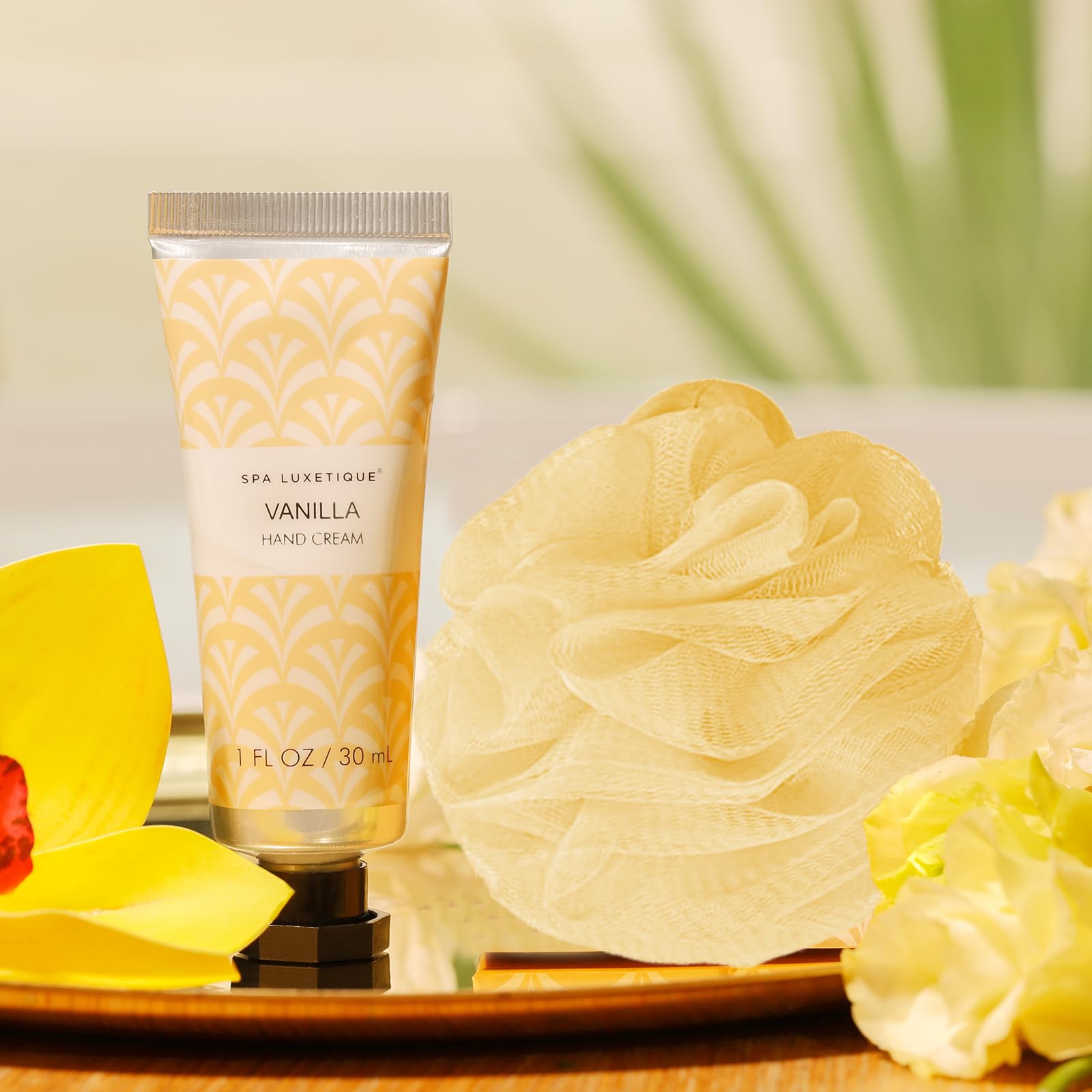 SPA LUXETIQUE Set de Regalo de Baño para Mujer - Set de cuidado con aroma de vainilla con gel de ducha tamaño viaje, loción corporal, baño de burbujas, crema de manos, bolsa de lino con cordón