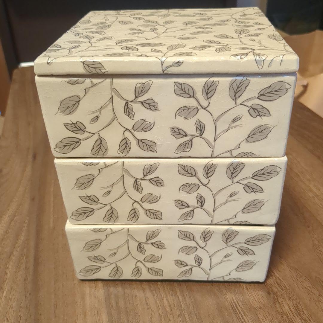【晴海四方】栗原はるみさん 重箱3段 陶器　蓋物 角小鉢 蓋付き 正方形 Amazon.co.jp: 晴海四方栗原はるみさん 重箱3段 陶器 蓋物 角小鉢 蓋