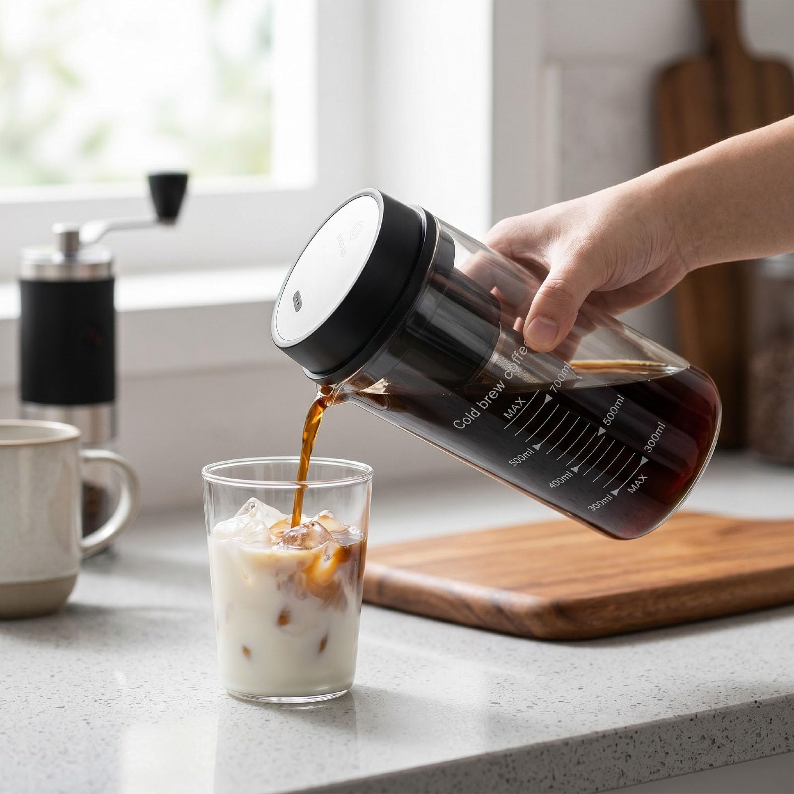 Fockety Caraffa per caffè Cold Brew, Infusore Elettrico Ricaricabile per tè, 700 Ml con Coperchio Ermetico Antigoccia e Filtro in Acciaio Inox for Casa e Ufficio (Black)