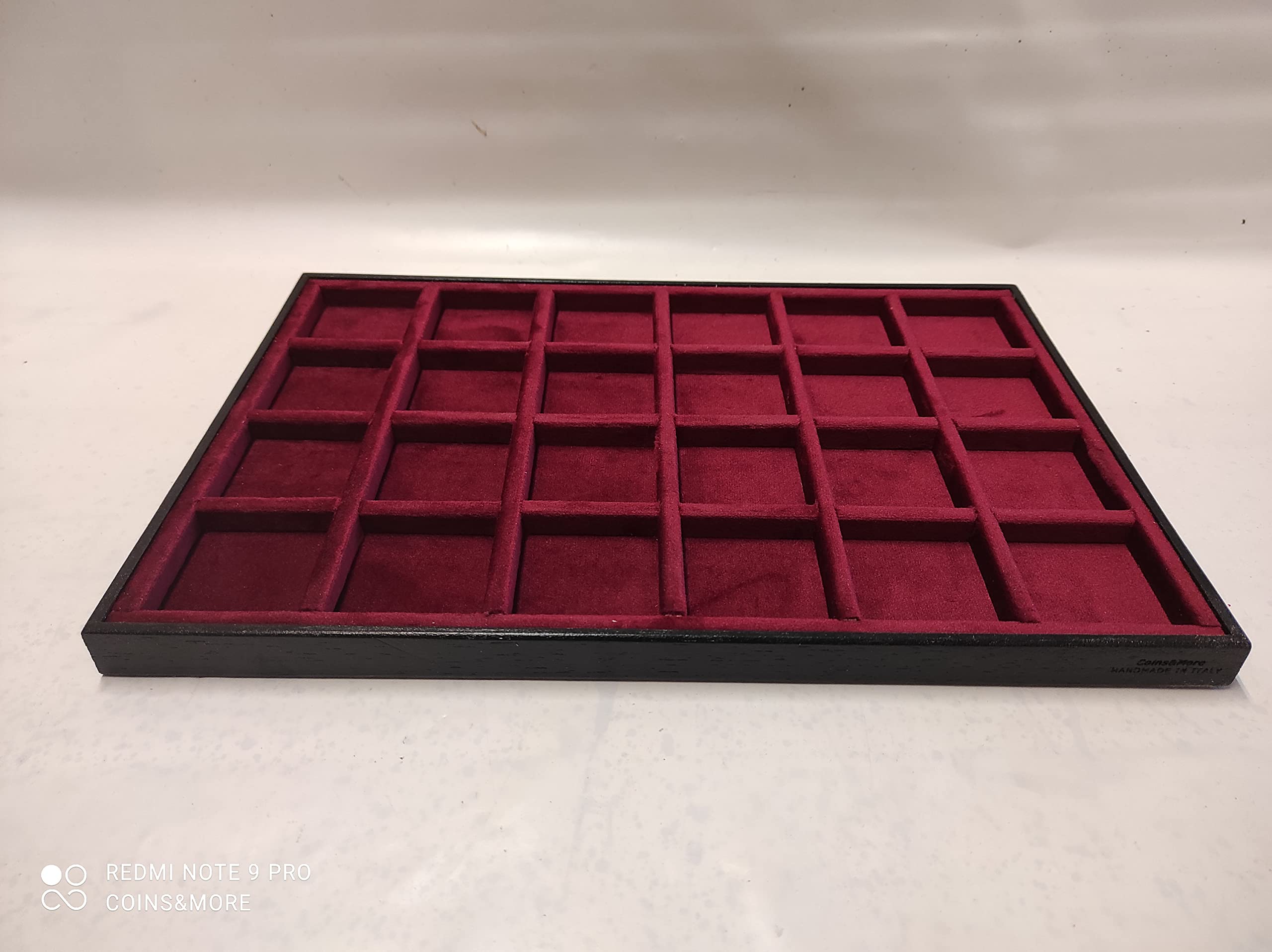 Plateau présentoir pour pièces et médailles en Bois et Velours, médaillier Artisanal numismatique avec Compartiments, 23 x 34,5 cm