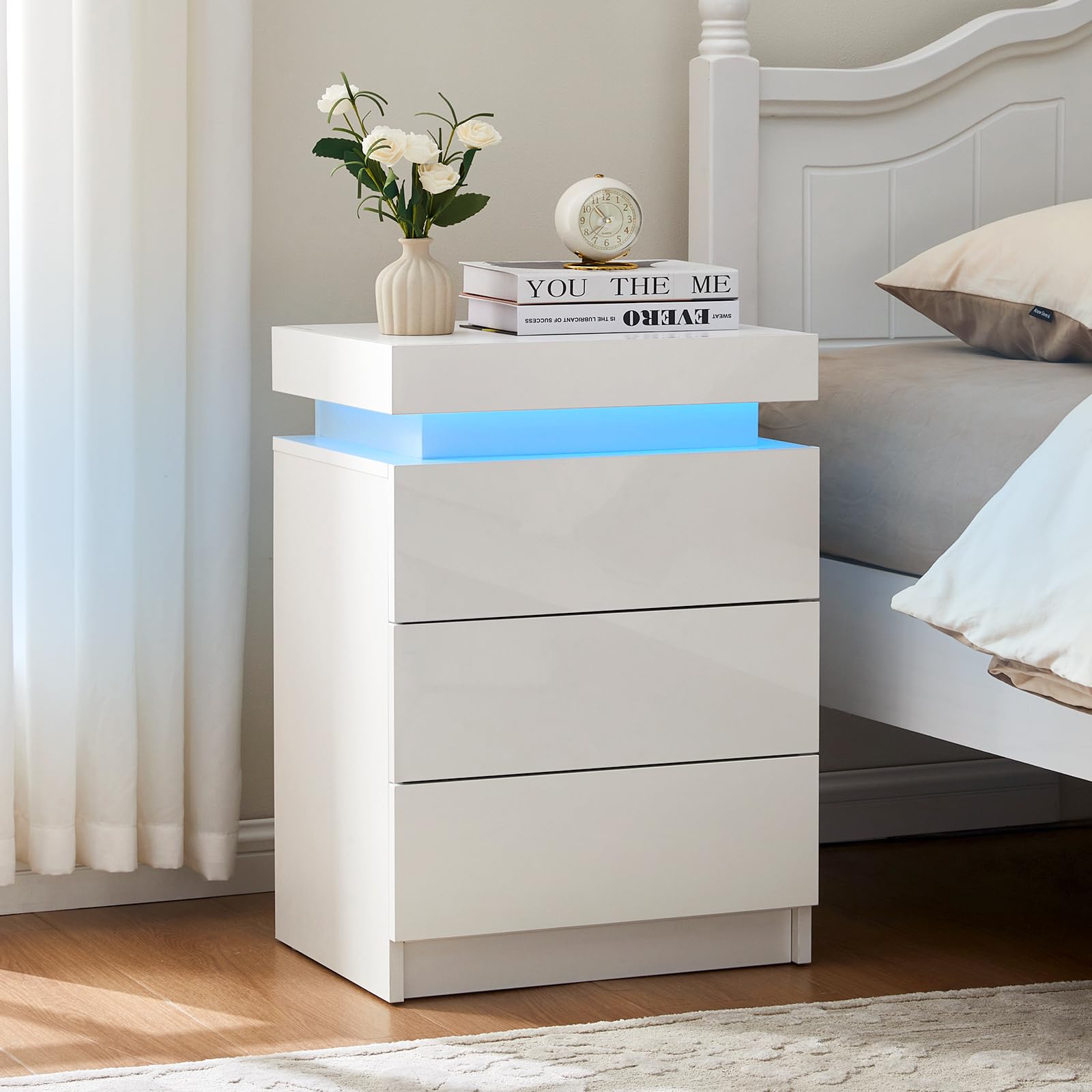 TUKAILAI Nachttisch mit LED Beleuchtung Hochglanz Weiß Nachttisch Nachtkommode mit 3 Schubladen und oberer Aufbewahrung, Modern Nachtschrank Tisch für Schlafzimmer, Wohnzimmer, 45x35x67.5 cm