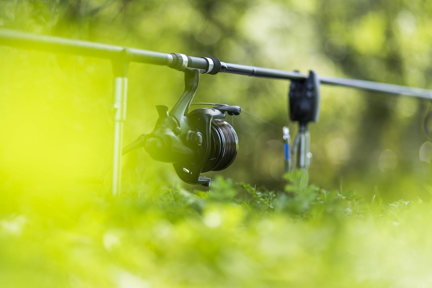 Shimano Baitrunner XT-B Loncast Medium Big Free Spool Reel Fishing Reel