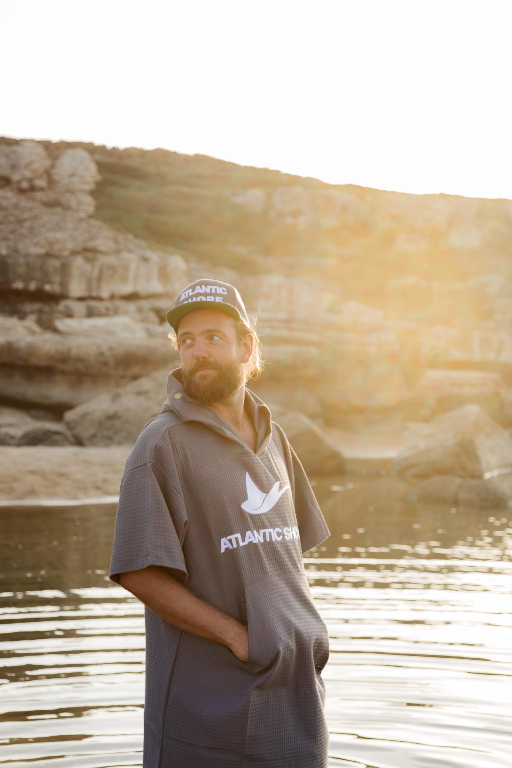 ATLANTIC SHORE | Surf Poncho | Travel Edition aus 100% Baumwolle (Waffelpiqué) | Unisex | Travel für Erwachsene