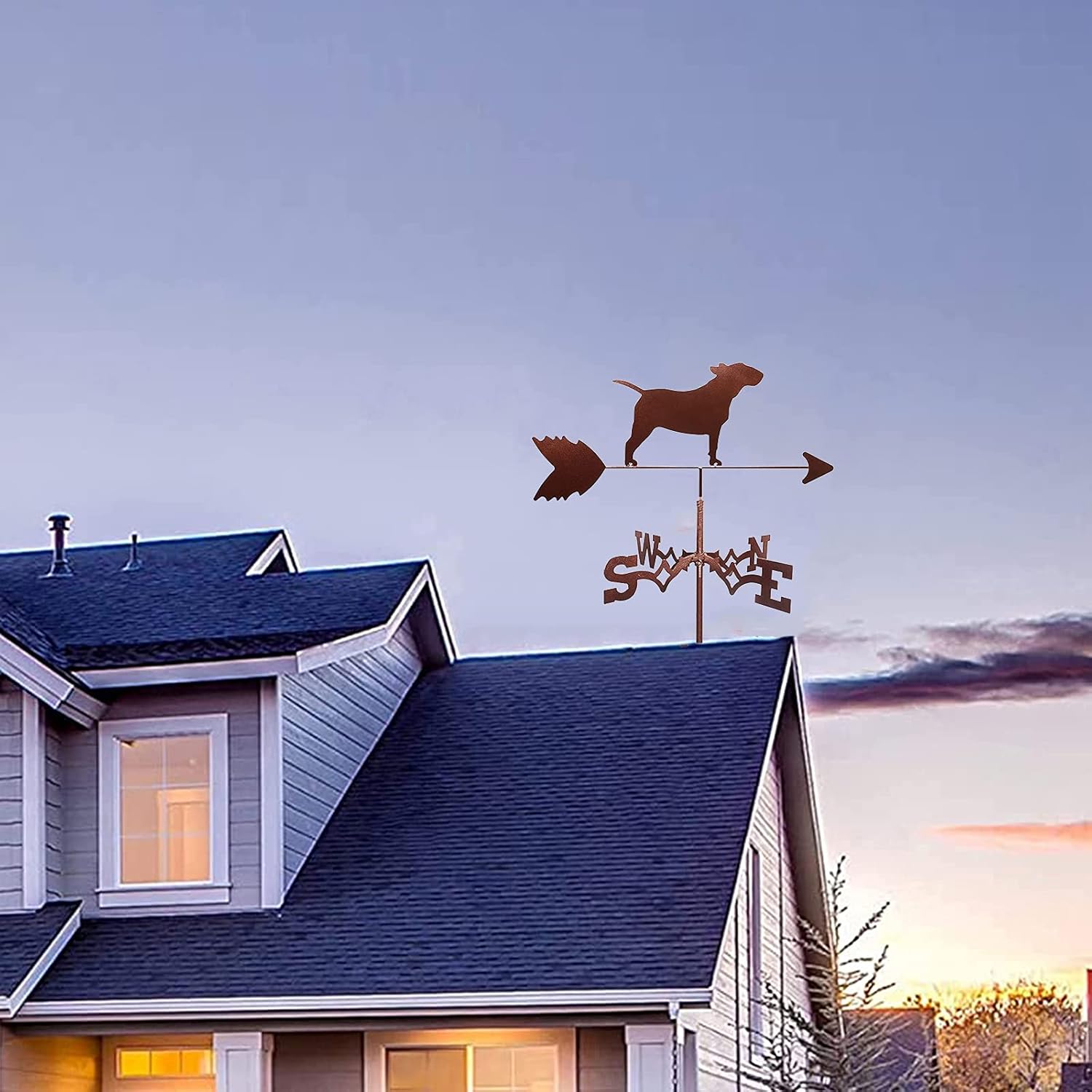 風向計、風見鶏、レトロな金属製の犬 風見鶏 農場シーン 庭の庭の杭 屋外小屋 鉄の庭の屋根 納屋の装飾庭 風向きを示す