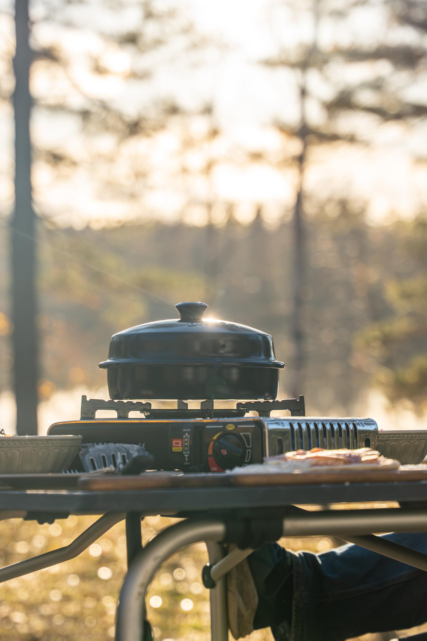 Omnia® Stovetop Pizza Oven – Tragbarer Pizzaofen für den Herd für Camping, Wohnmobil, Wohnwagen, Balkon und Boot – Mobiler Pizzaofen aus Edelstahl – Knusprige Pizza in 8 Minuten