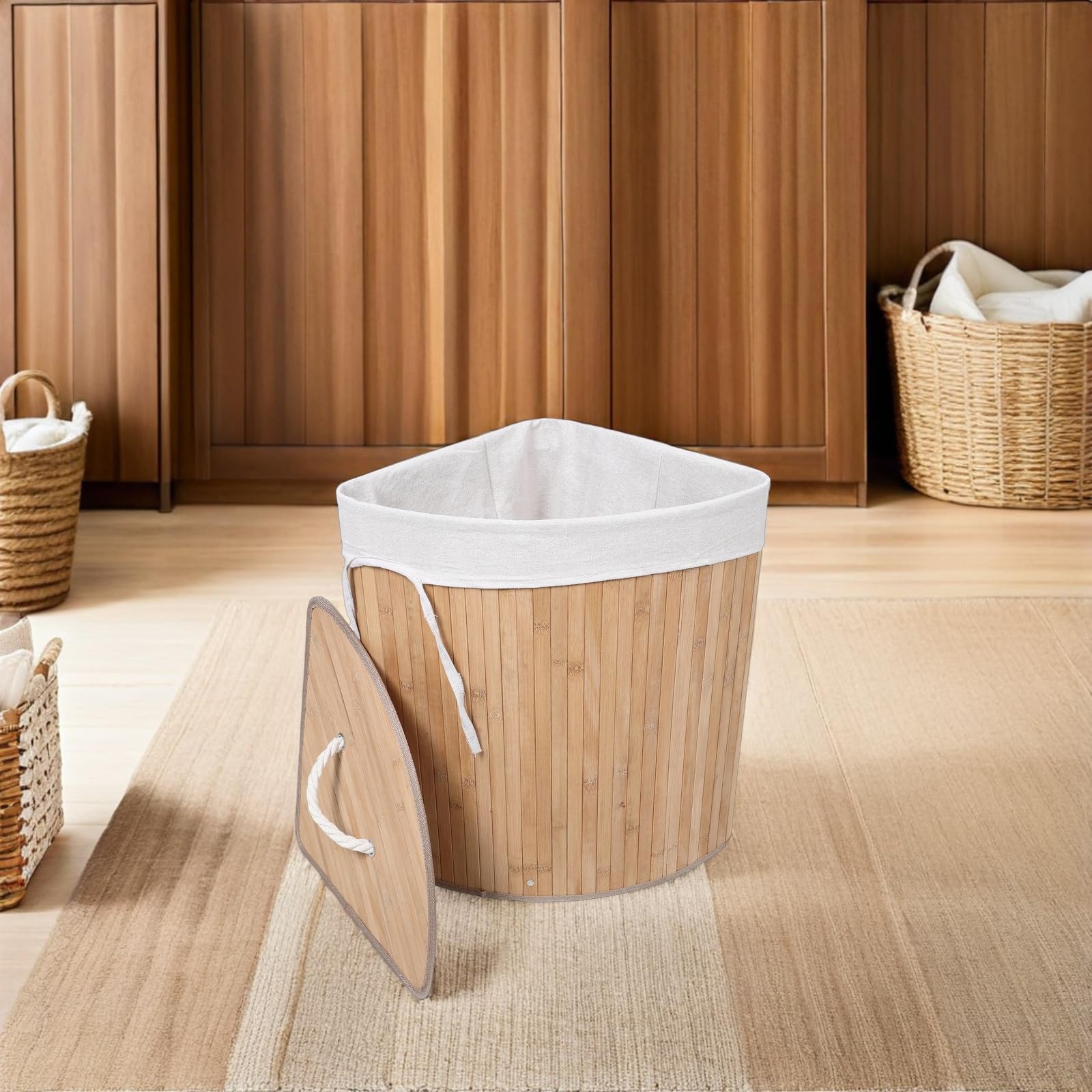 Cesto Biancheria Triangolare in Bambù con Coperchio e Manico | Fodera Rimovibile, Angolo Bagno e Camera, Superficie Liscia e Pulibile, Colore Beige