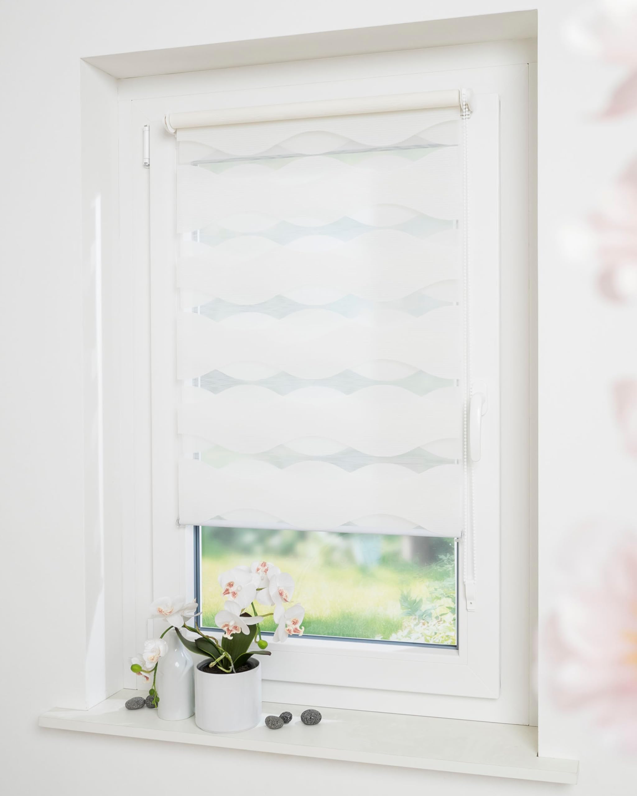 by Garesa Duo Rollo - Doppelrollo Klemmfix ohne Bohren 100 x 150 cm, Weiß Wellendesign - Fenster Sichtschutz und Lichtschutz, Mit Kettenzug