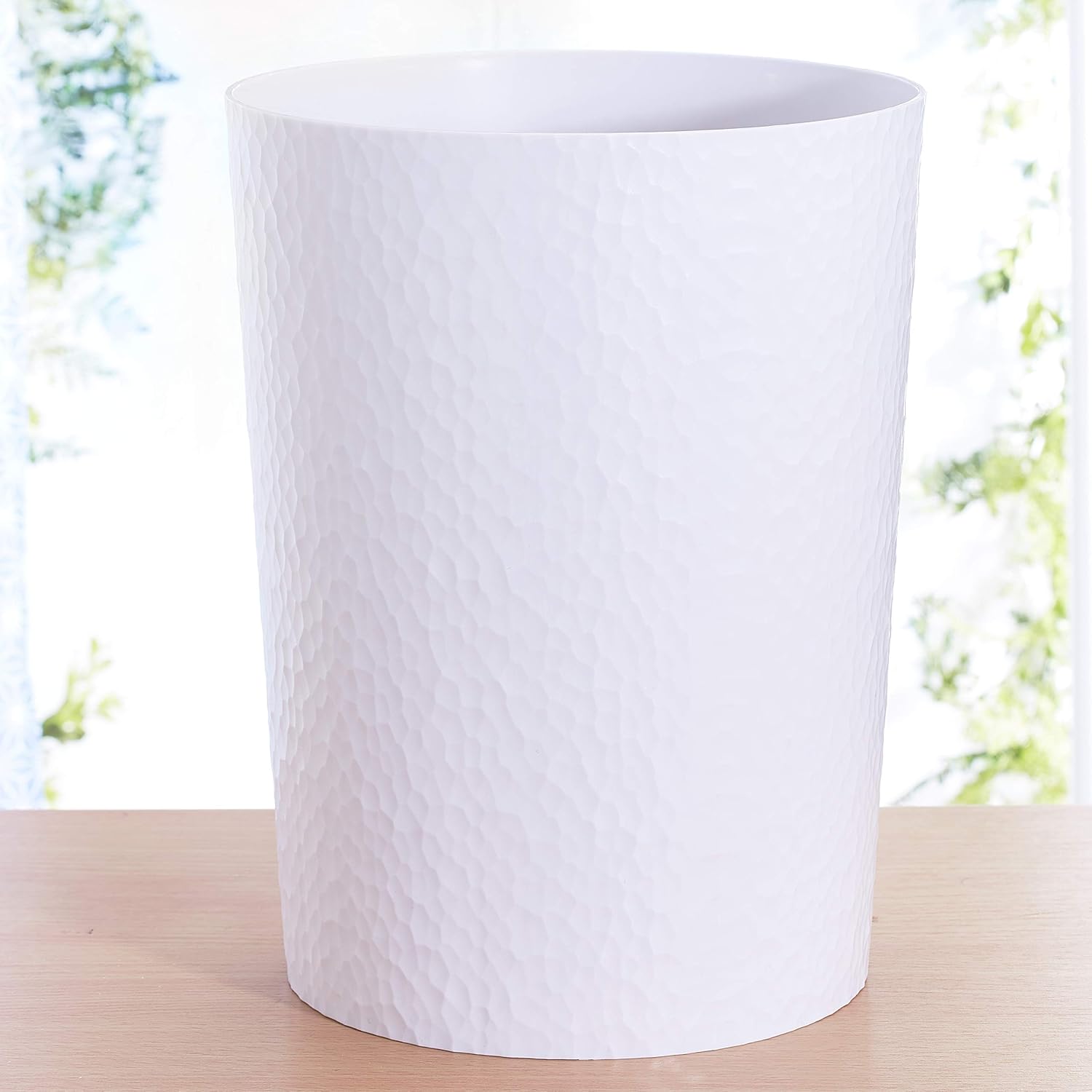 Bath Bliss Hammered Design Waste Bin | 1 Pack | Round Open Top | 10 Liter | Bathroom Trash Can | Kitchen | Office | Bedroom | Textured Plastic | Wastebasket | White
