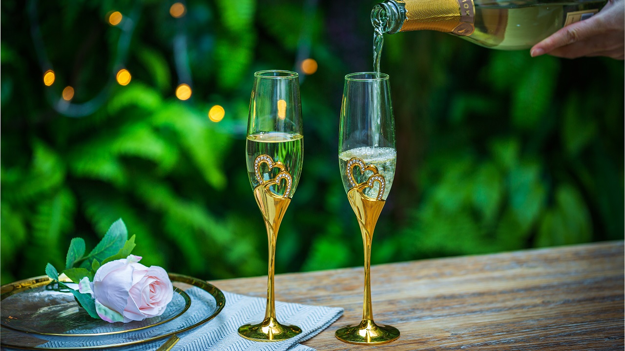 Dual-Heart Champagne Glasses - Image 8