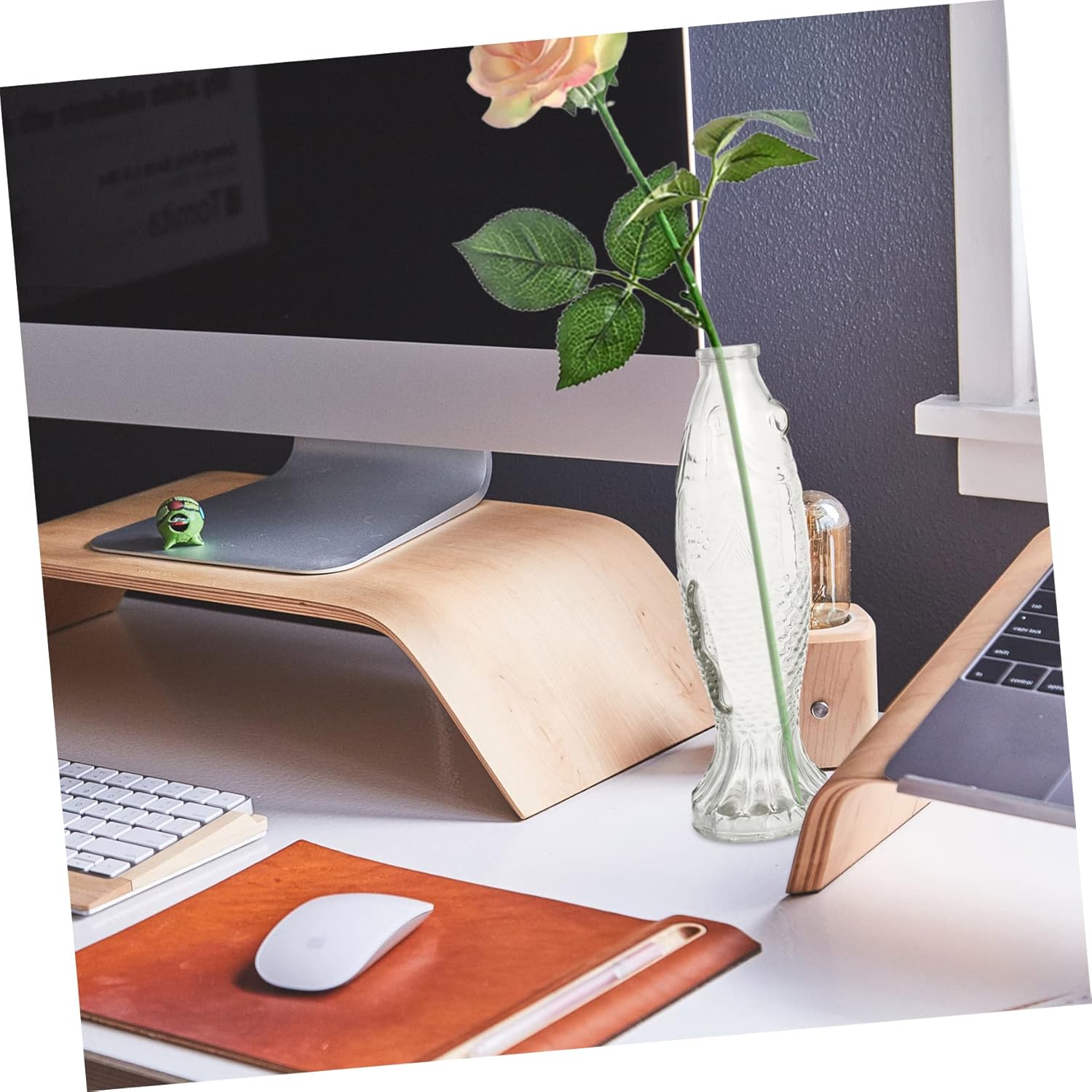 Homoyoyo 2pcs Table Glass Bottle Fish Ornament Safe Glass Material Compact Size for Flower Vase