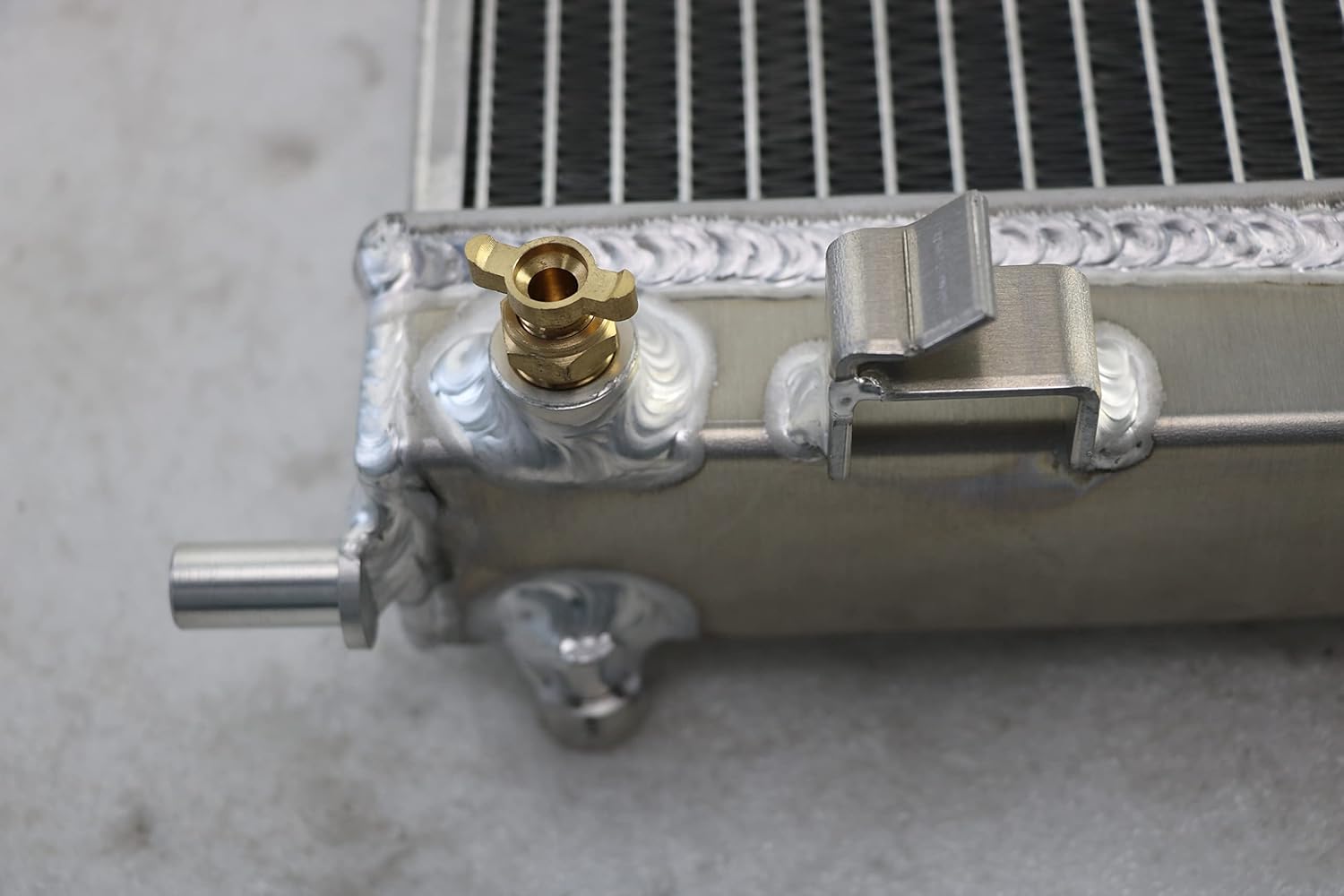 3 Rows Aluminum Radiator for 2005-2008 Dodge Charger Magnum Challenger 3.5 5.7 Radiators 2006 2007