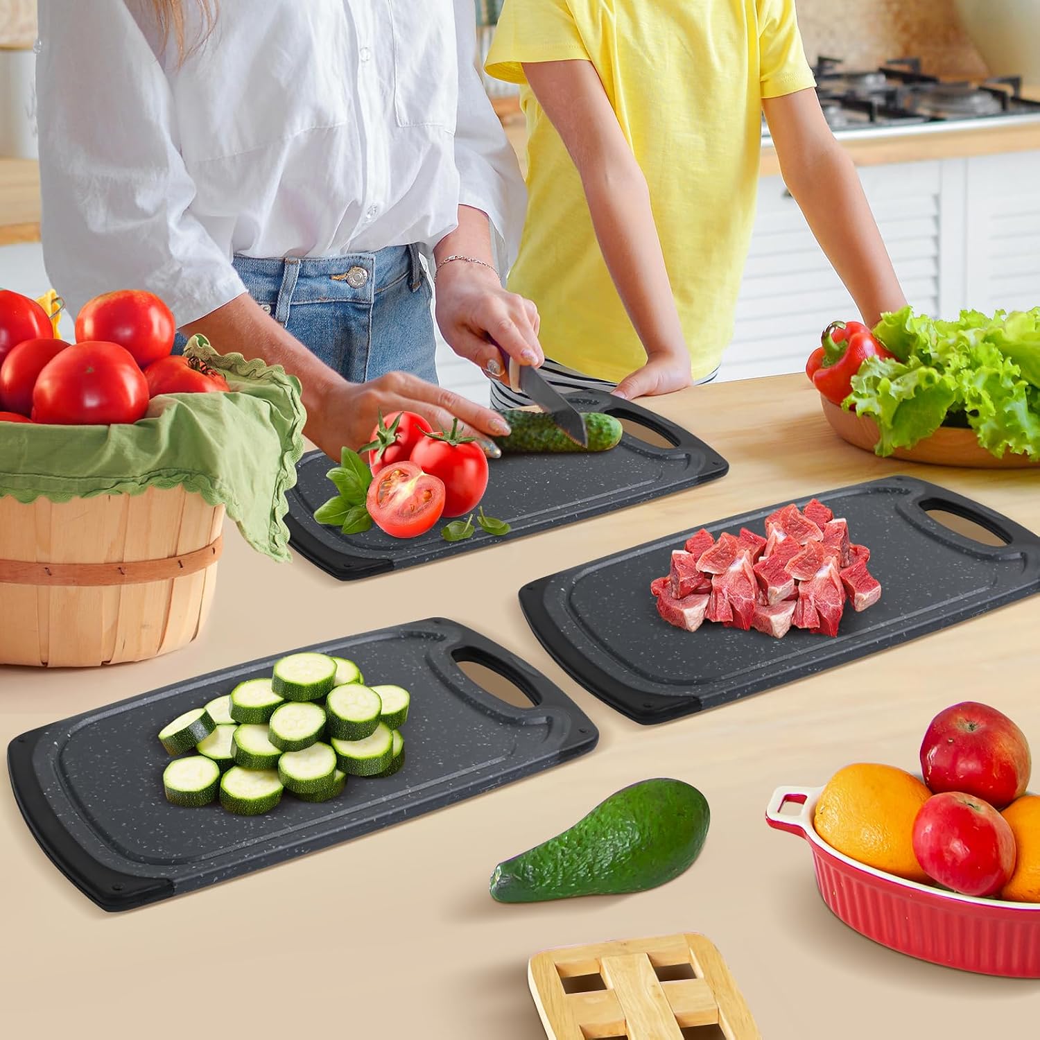 Plastic Chopping Board, 2 Pieces, Chopping Boards Non-Slip Handles Cutting Board, 33 x 19.8 cm Chopping Board Dishwasher Safe Professional Kitchen Board Chopping Board Set for Kitchen Camping