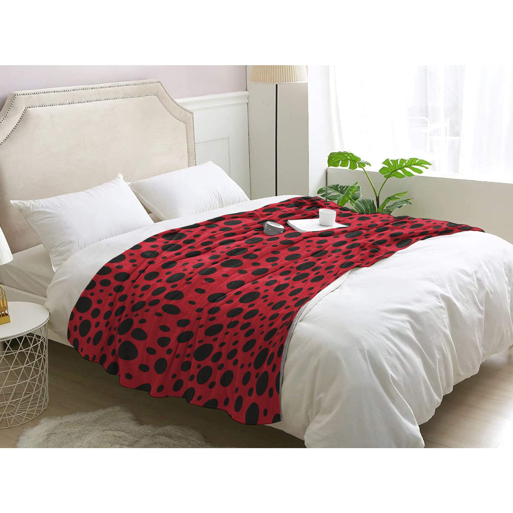 Plaid rose 150x200 cm en couverture polaire scarabée pour canapé 2 personnes