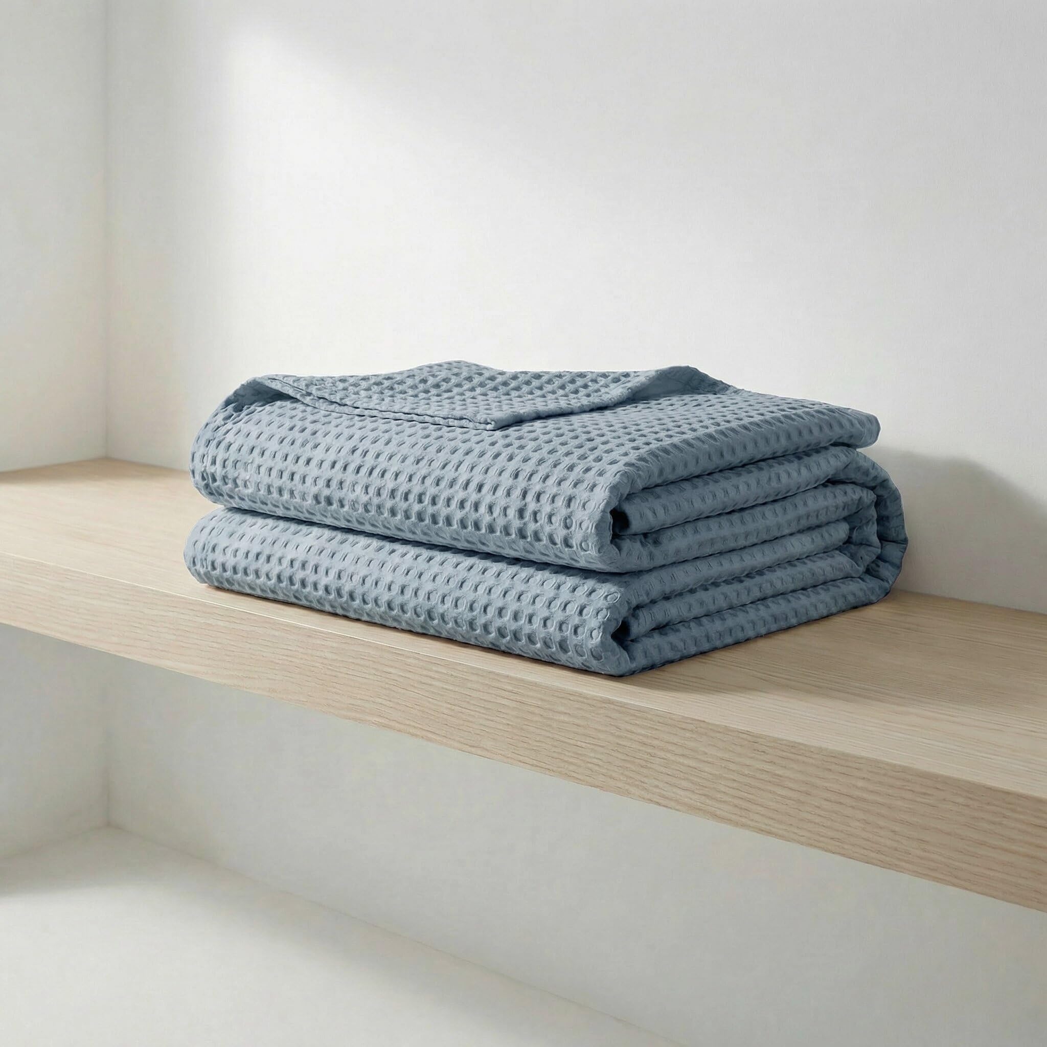 Mahome Copriletto Nido d'Ape Matrimoniale in 100% Puro Cotone di Alta Qualità 260x260 cm, Coperta Estiva Primaverile Leggera e Traspirante, Tinta Unita Elegante Morbido (Azzurro Polvere)