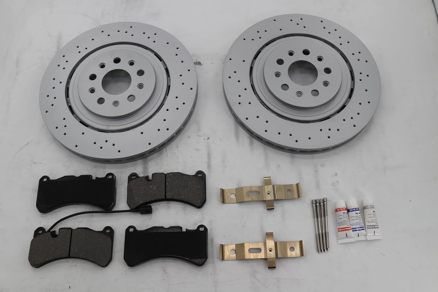 Brake Pads and Rotors Kit Front and Rear Compatible with Maserati Ghibli Sq4 Quattroporte Front and Rear Rotors Brake Pads Set (670031597 * 2+980156007)
