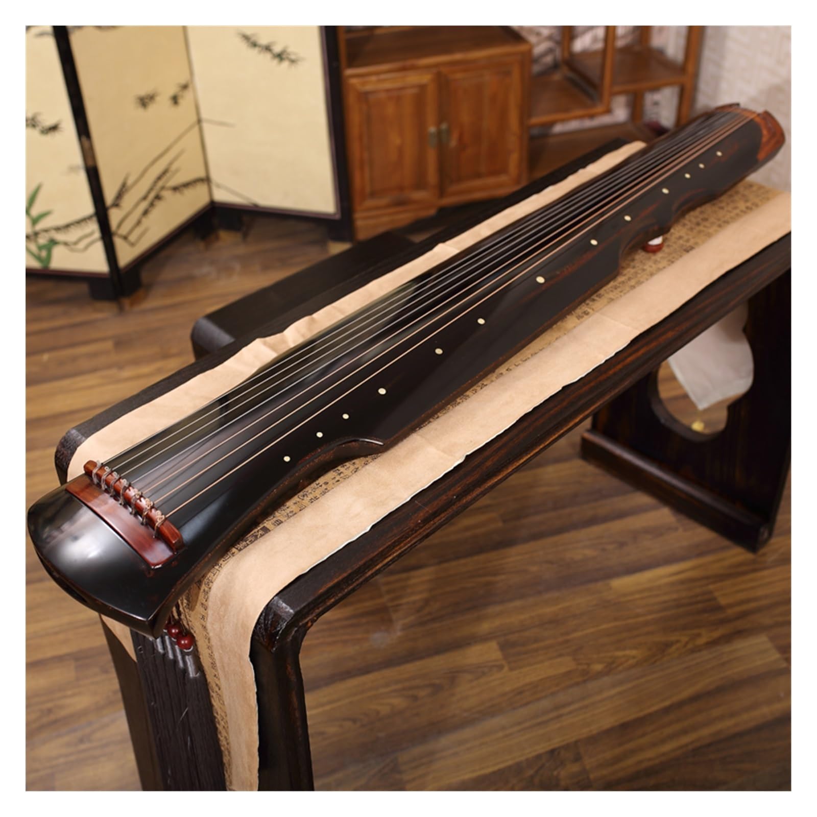 Guqin Rodzaj Cytry To Instrument Muzyczny Wykonany Z Drewna Cedrowego I Lakierowany Palisandrem Tradycyjny Guqin