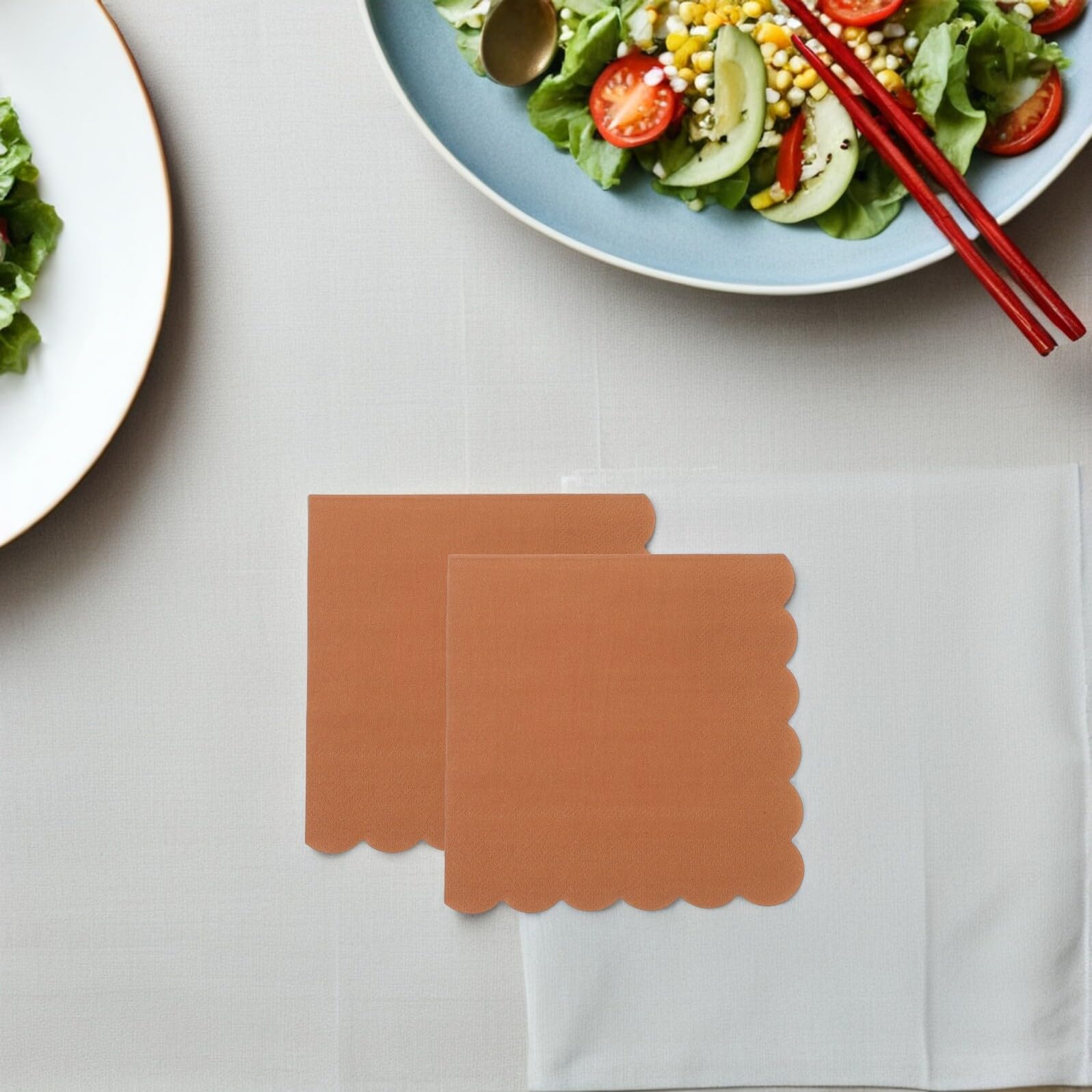 Healeved 100 Piezas Servilletas Desechables Kraft Marrones Festoneadas, 100 Unidades, Papel Absorbente para Restaurante, Fiesta y Banquetes, Servilletas Decorativas para Eventos y Uso